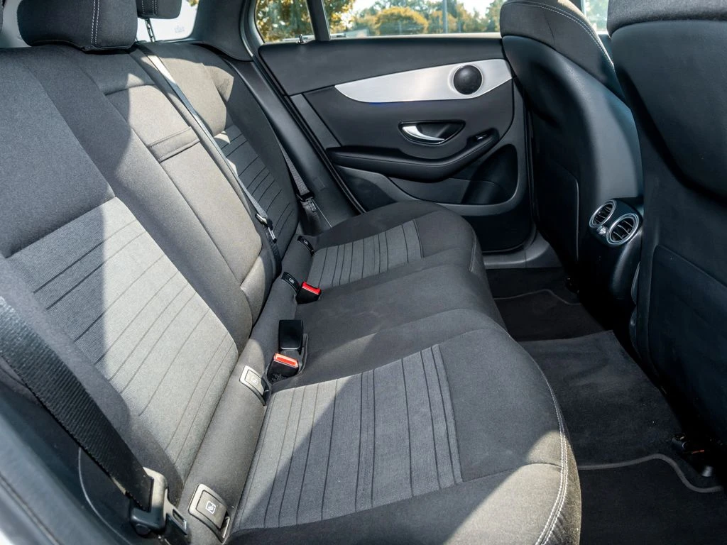 Mercedes-Benz-GLC 200 d-image-12