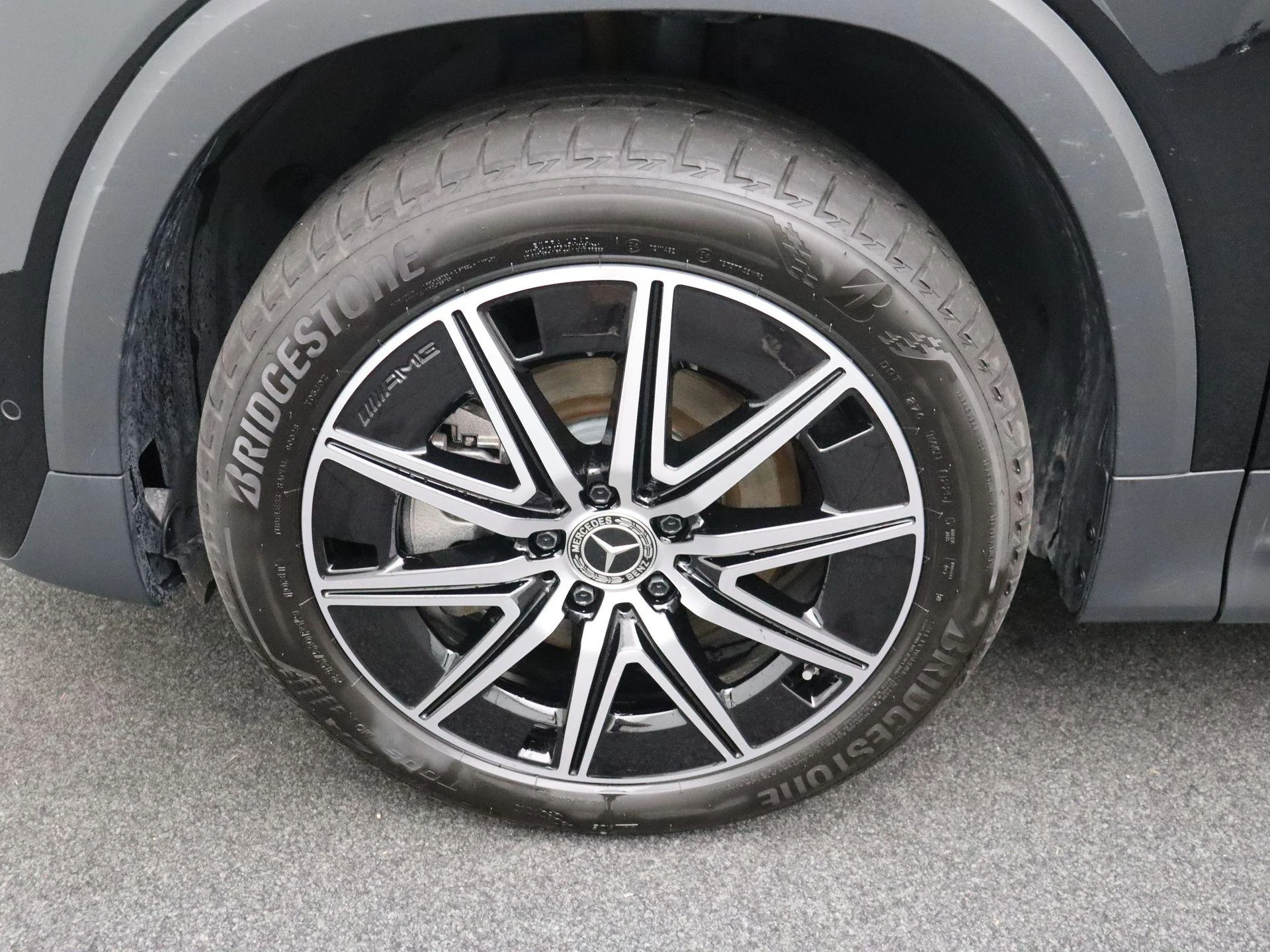 Mercedes-Benz EQB 250+ AMG Line + LEDER + PANO + BURMESTER + CARPLAY + HEAD UP +
