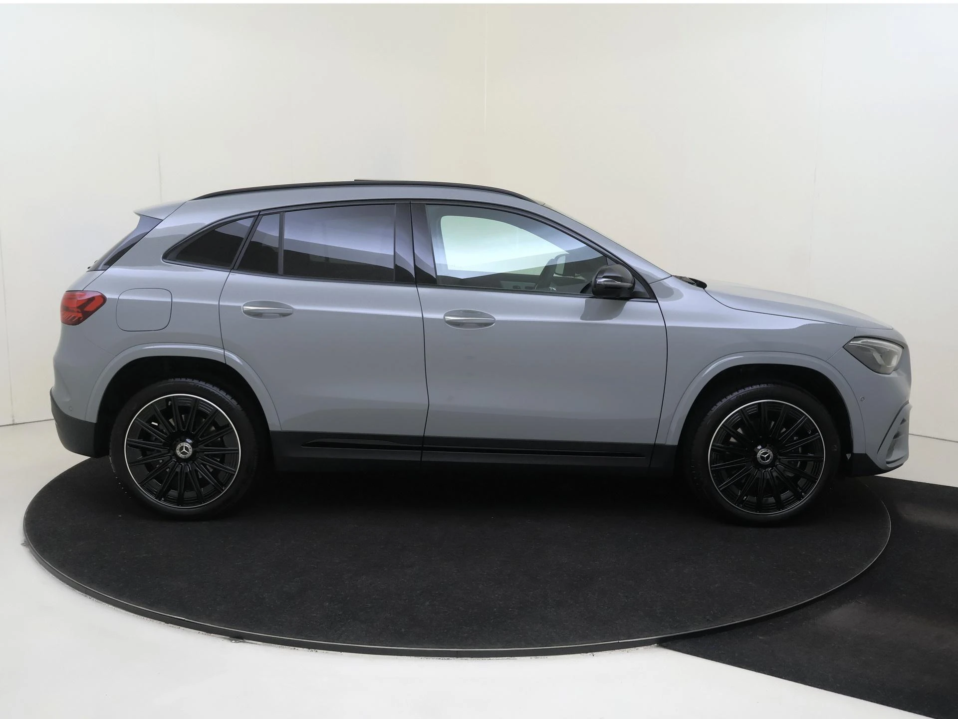 Mercedes-Benz GLA 250 e Business Solution AMG