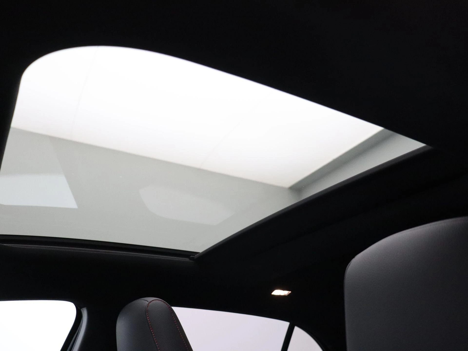 Mercedes-Benz Classe A 250 e AMG Line + PANORAMISCH DAK + CARPLAY + NIGHTPAKKET +