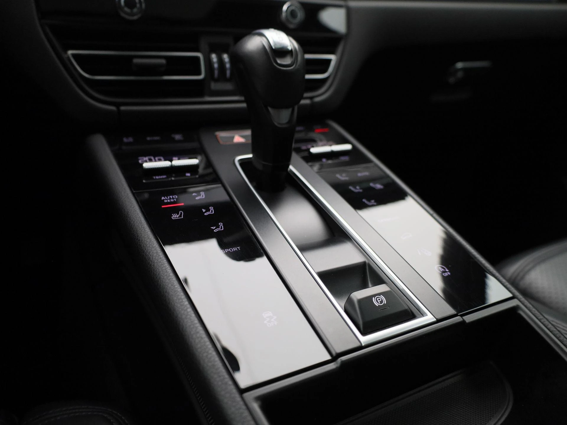 Porsche-Macan-image-20