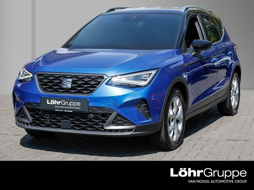 SEAT-Arona-image-0
