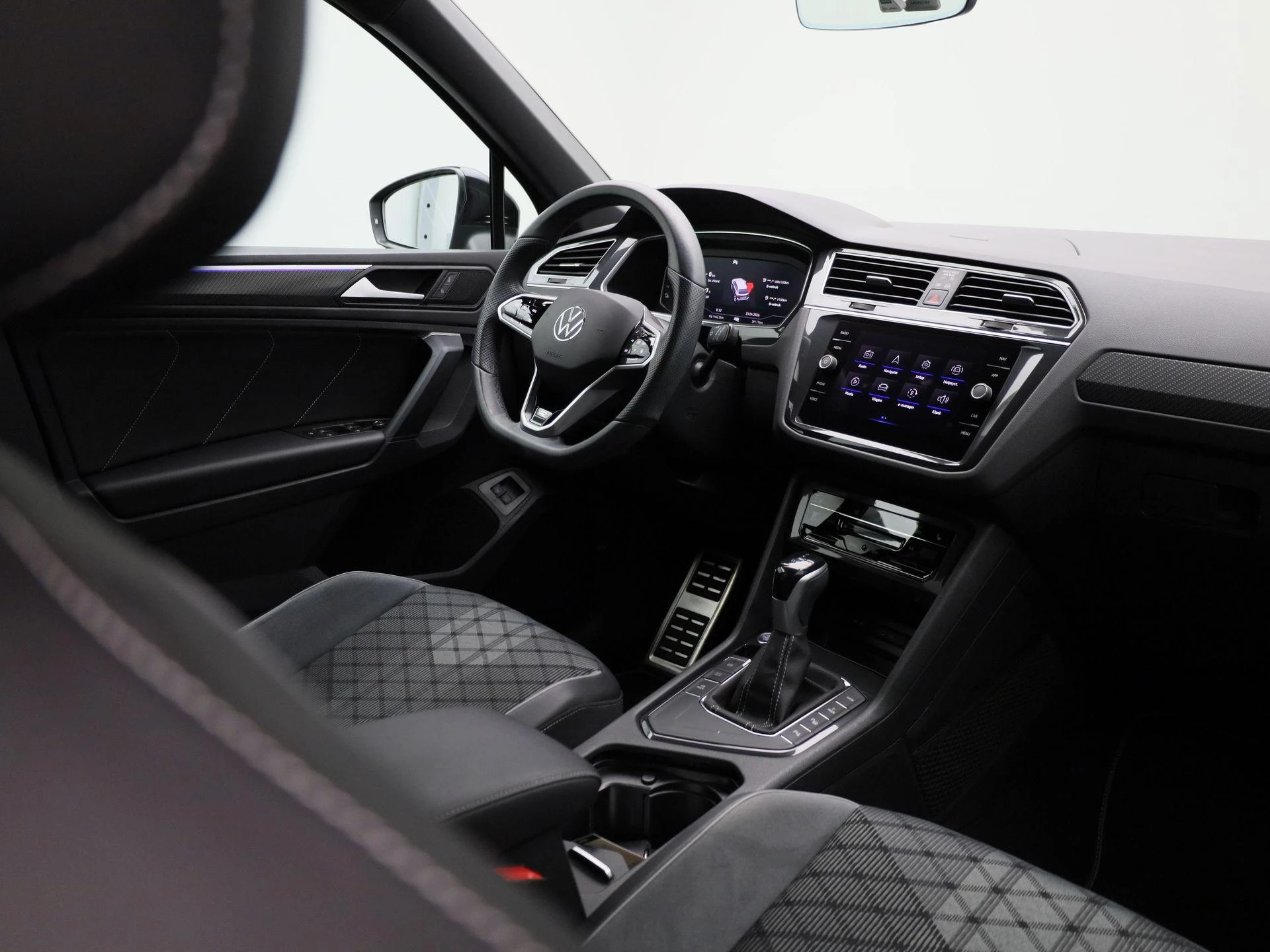 Volkswagen-Tiguan-image-46