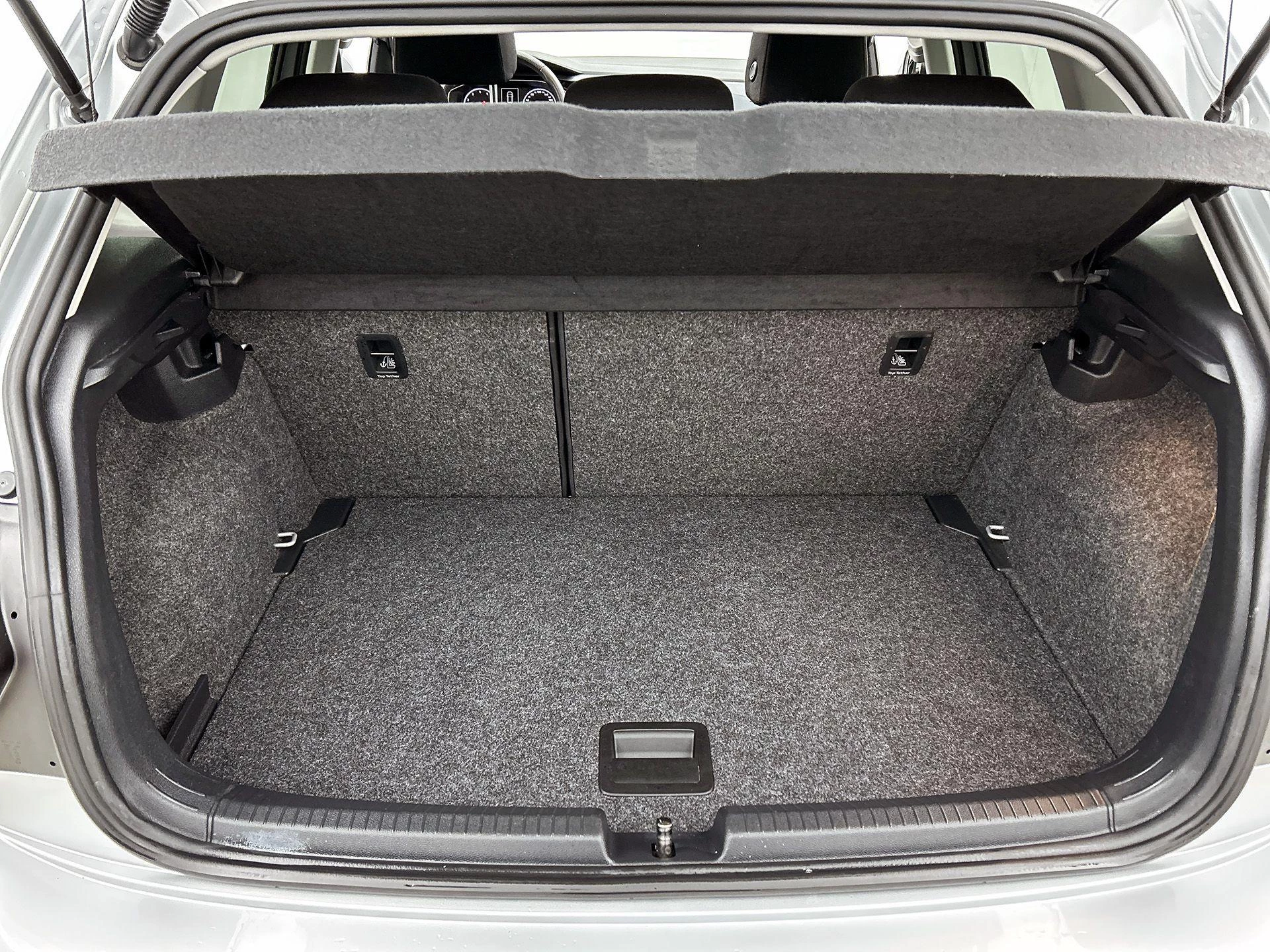 Volkswagen-Polo-image-26