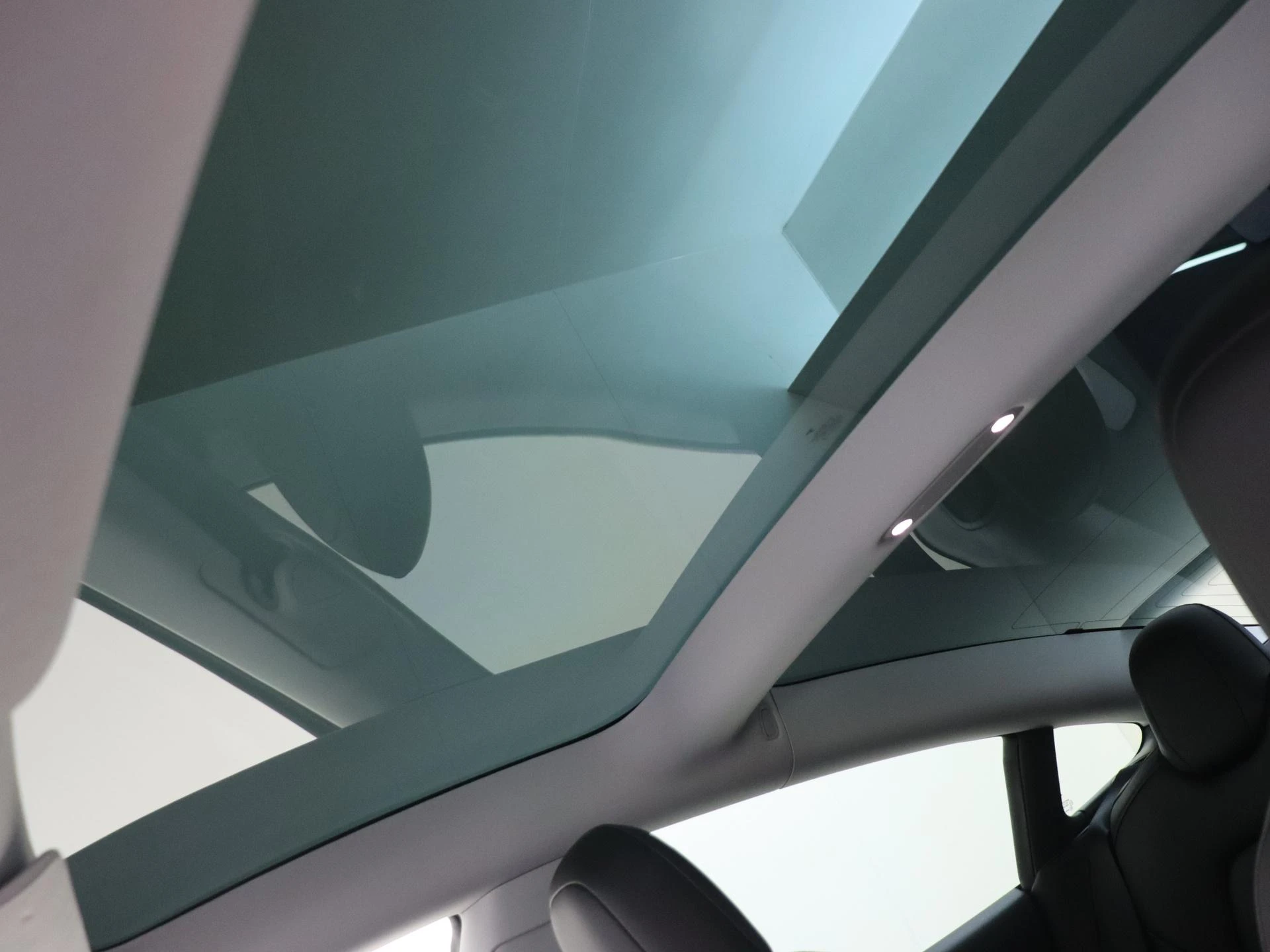 Tesla-Model 3-image-24