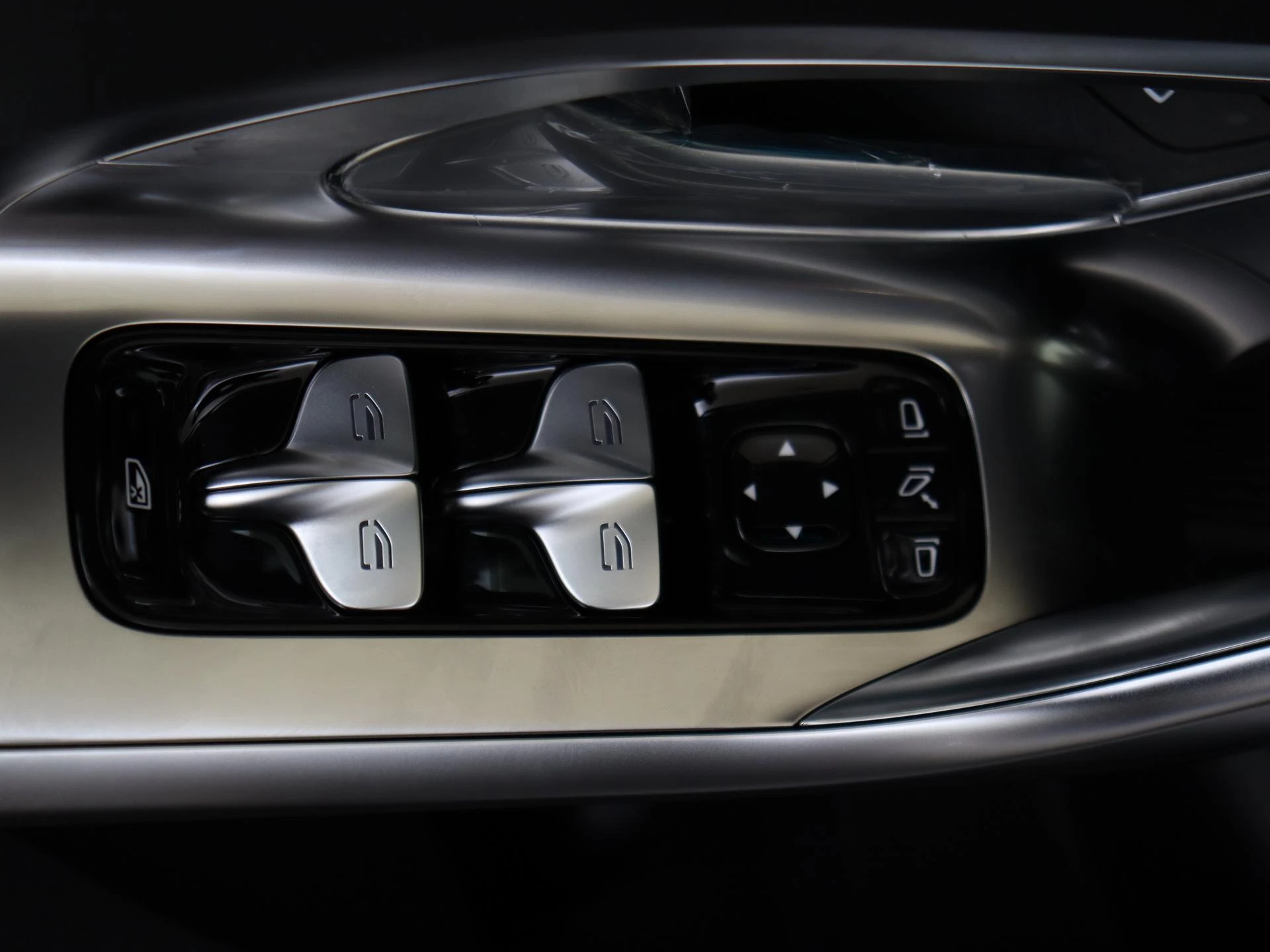 Mercedes-Benz-GLC-image-26