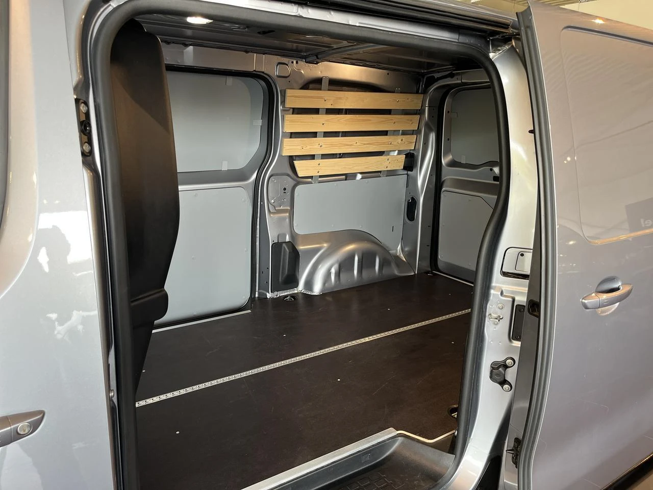Peugeot-Expert-image-20