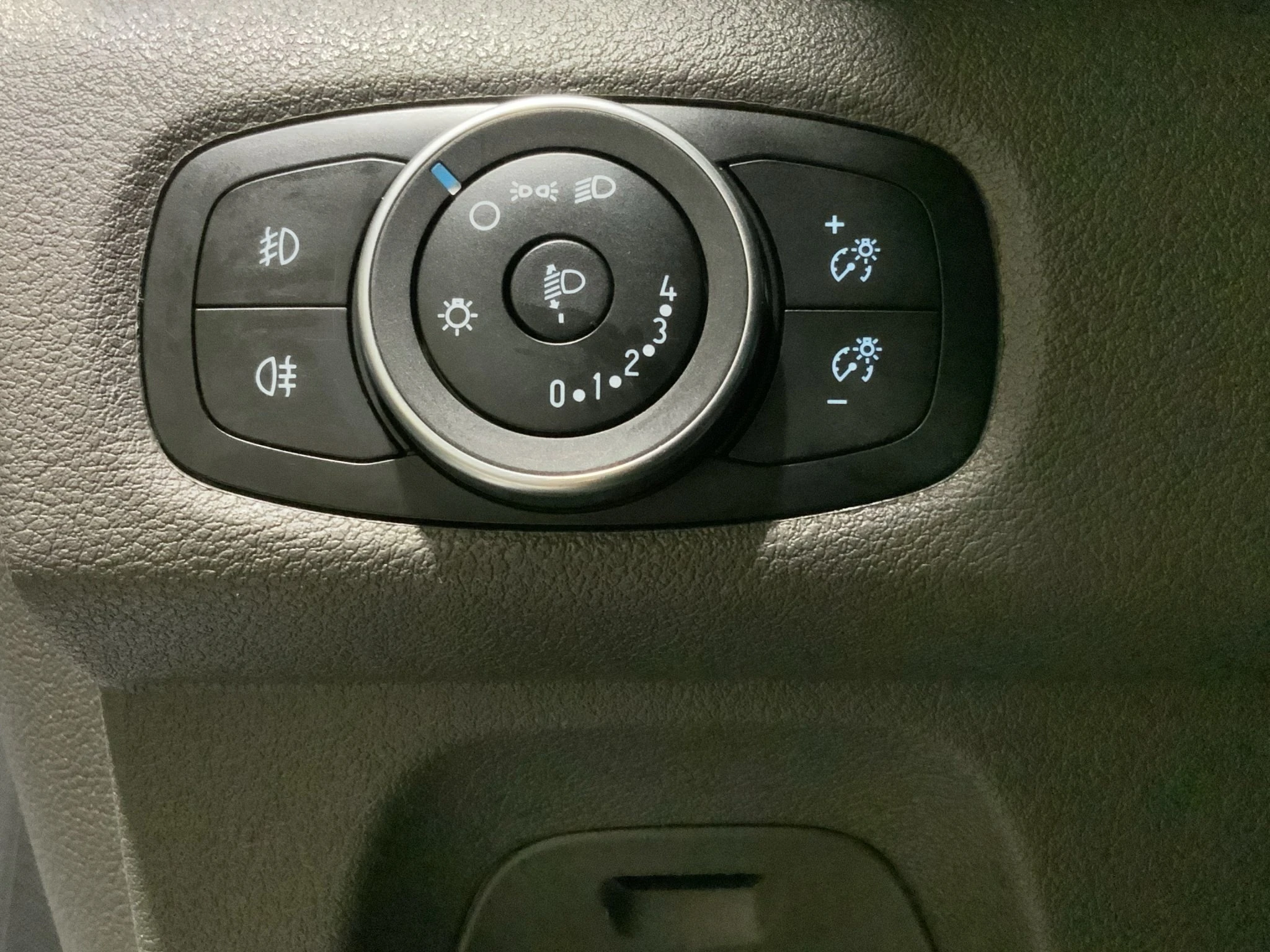 Ford-Transit Custom-image-19