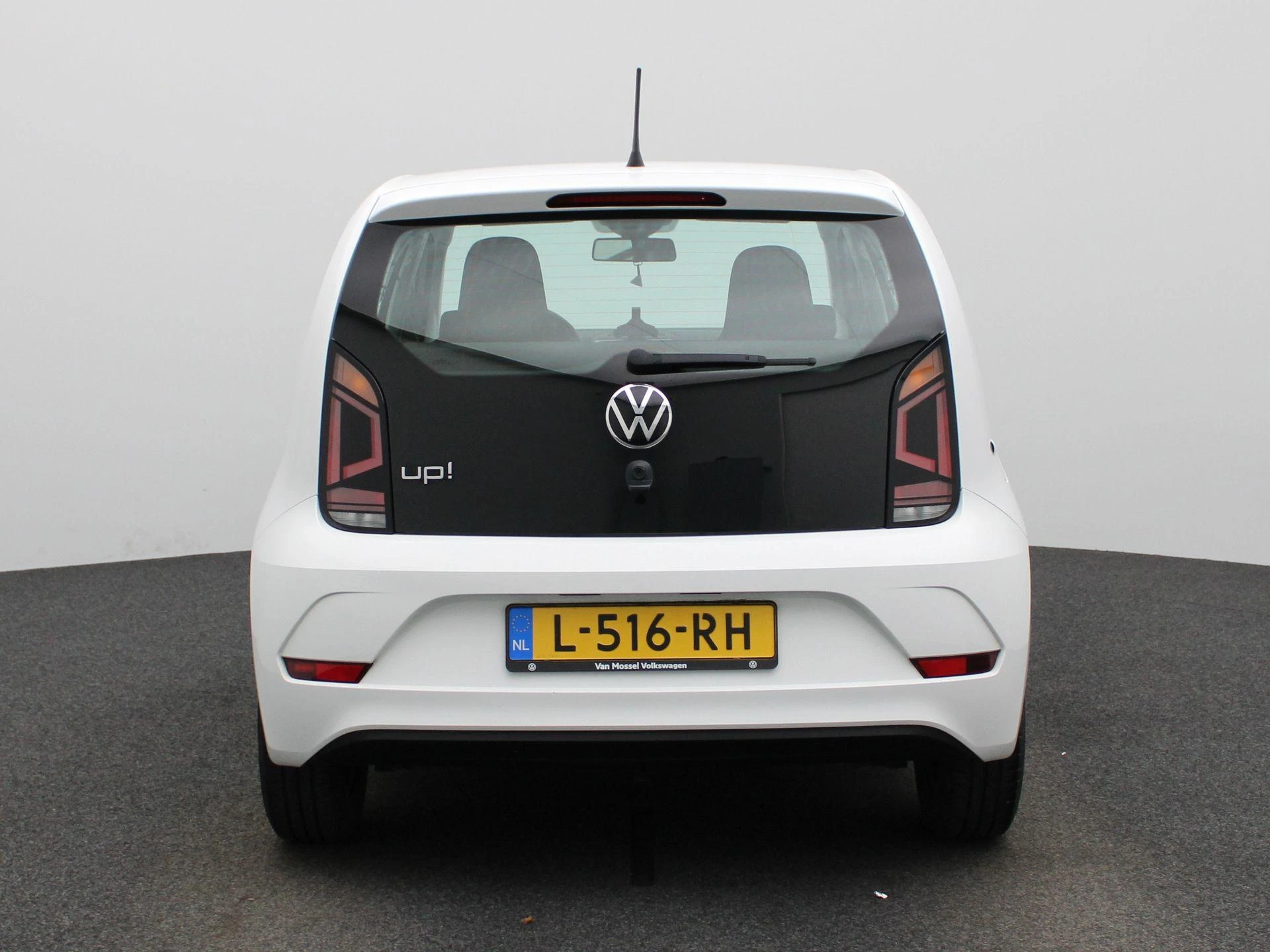 Volkswagen-up!-image-4