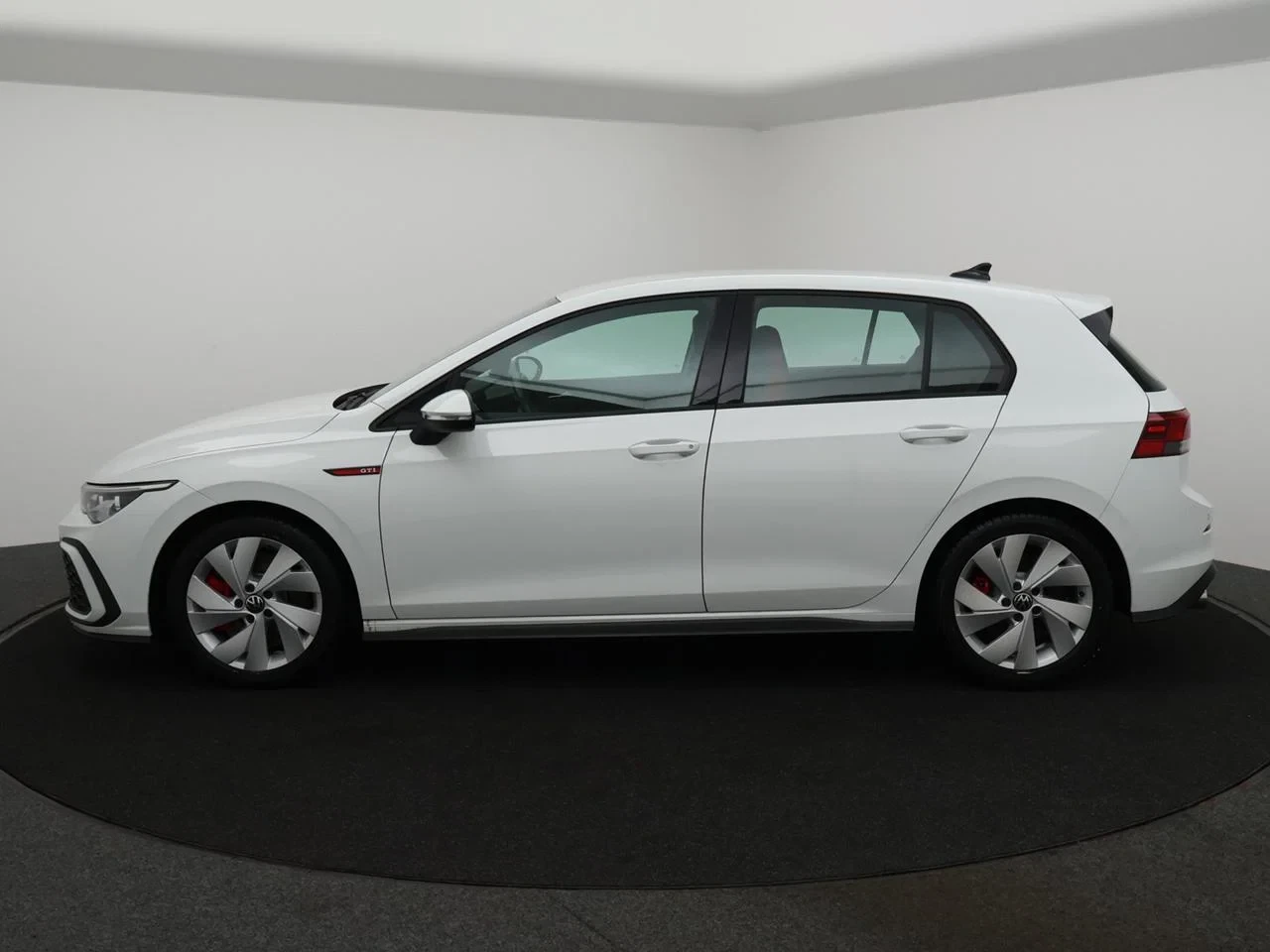 Volkswagen-Golf-image-10