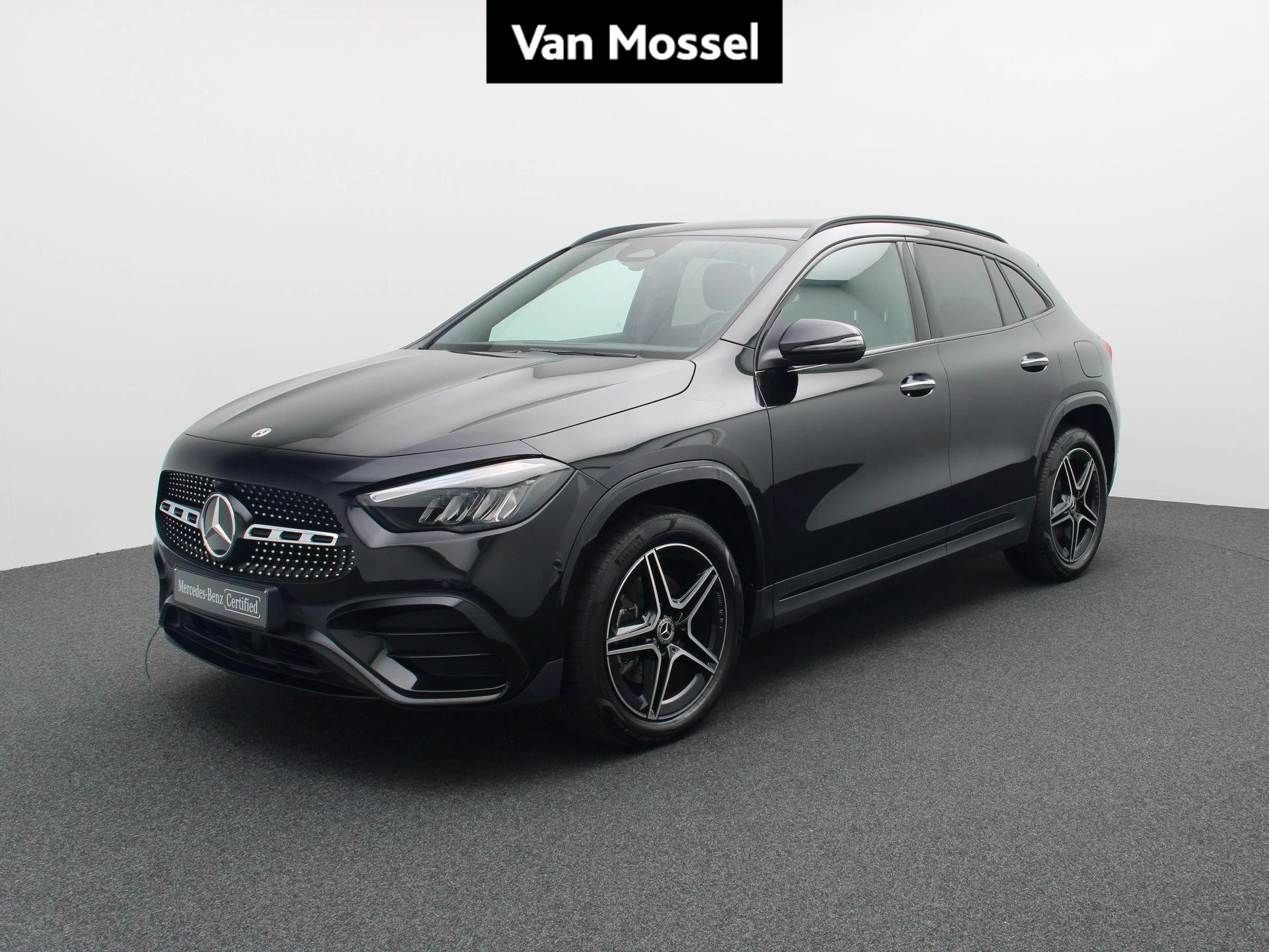 Mercedes-Benz-GLA-image-0