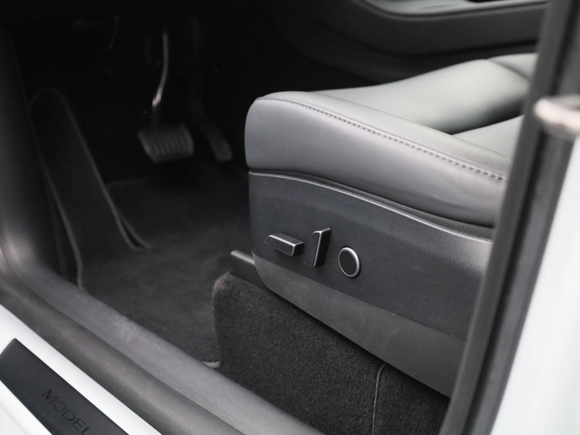 Tesla-Model Y-image-31