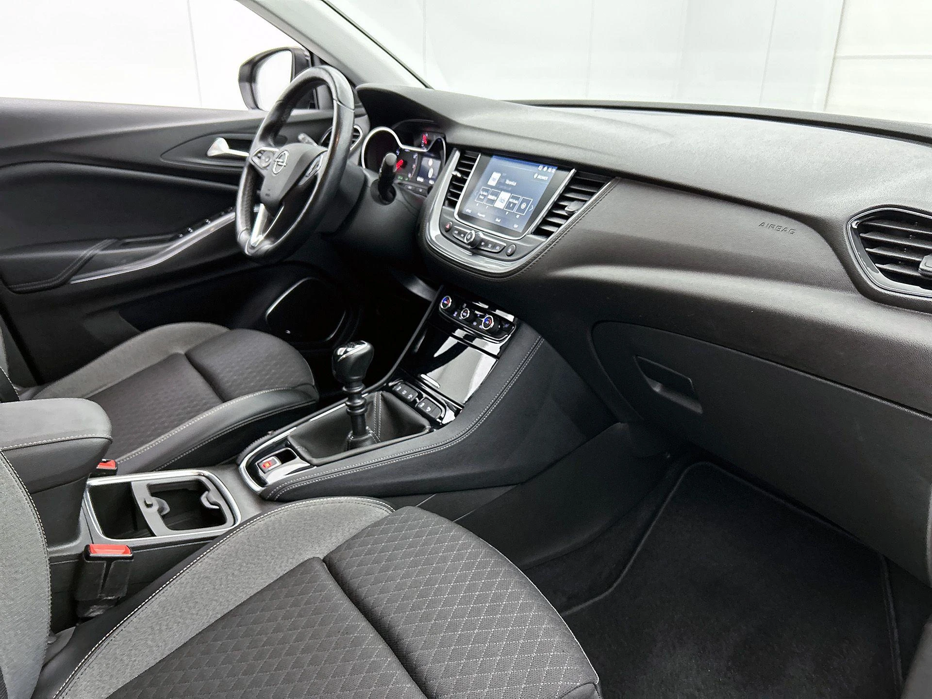 Opel-Grandland X-image-21