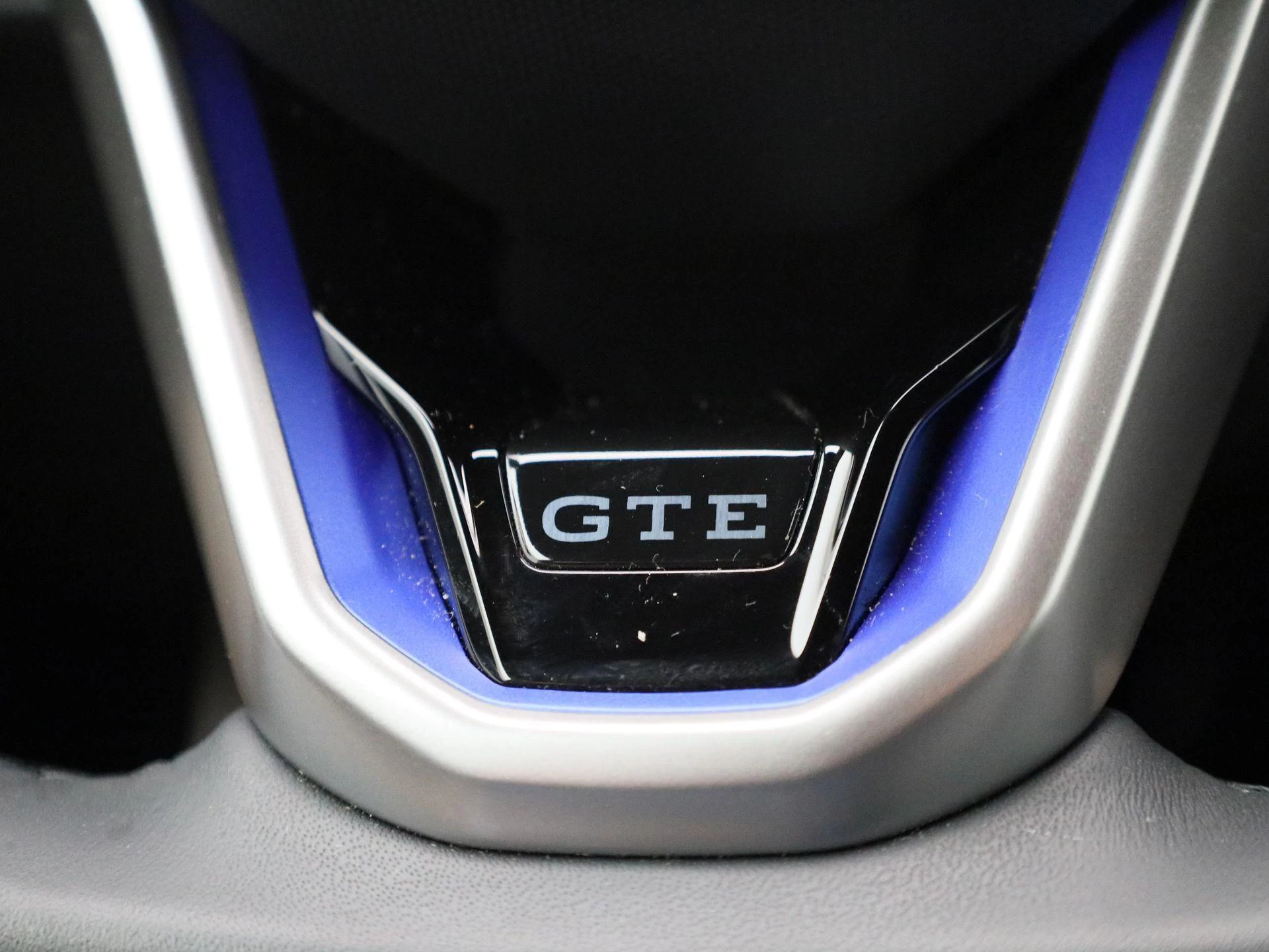 Volkswagen-Golf-image-31
