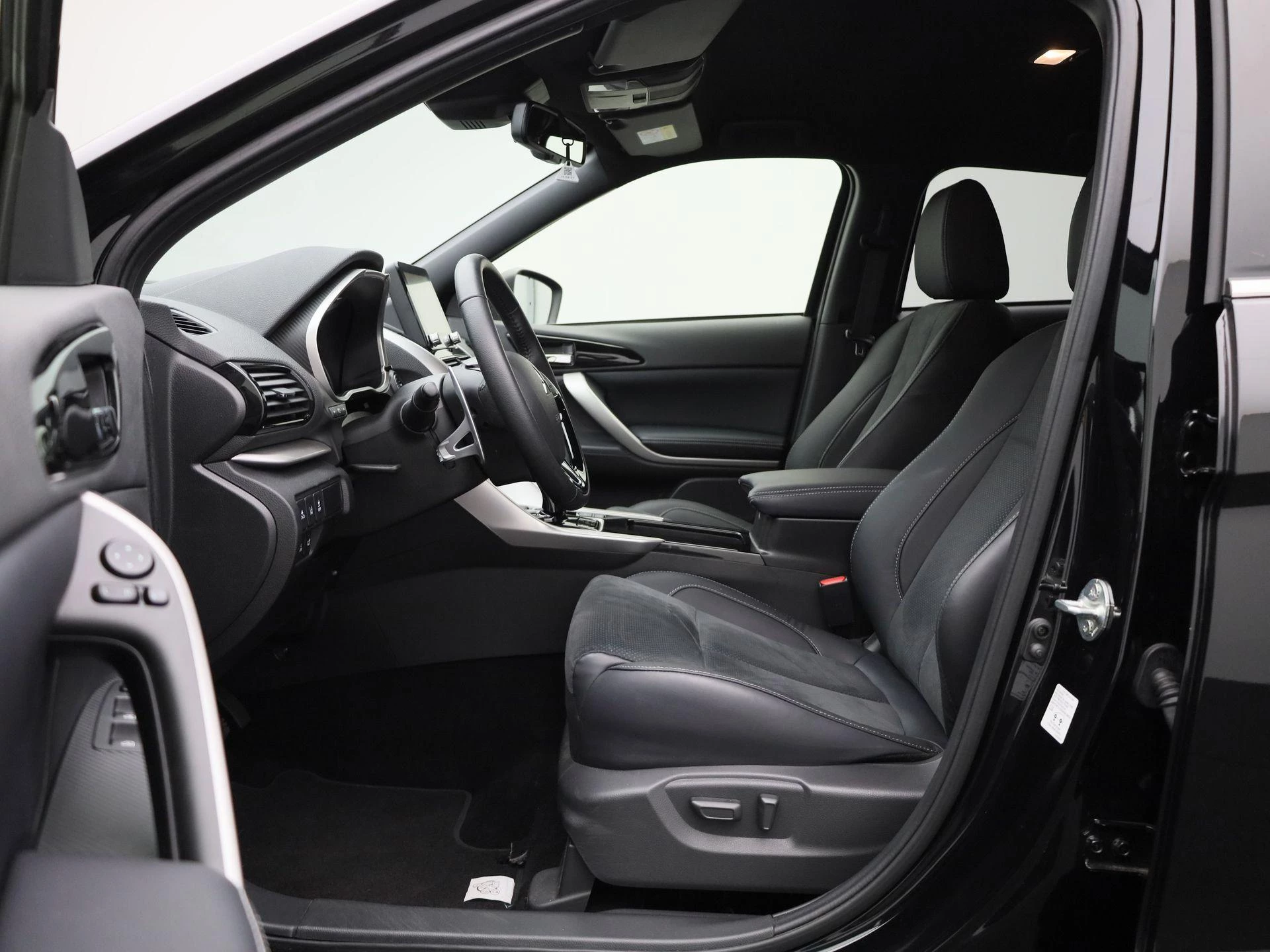 Mitsubishi-Eclipse Cross-image-10