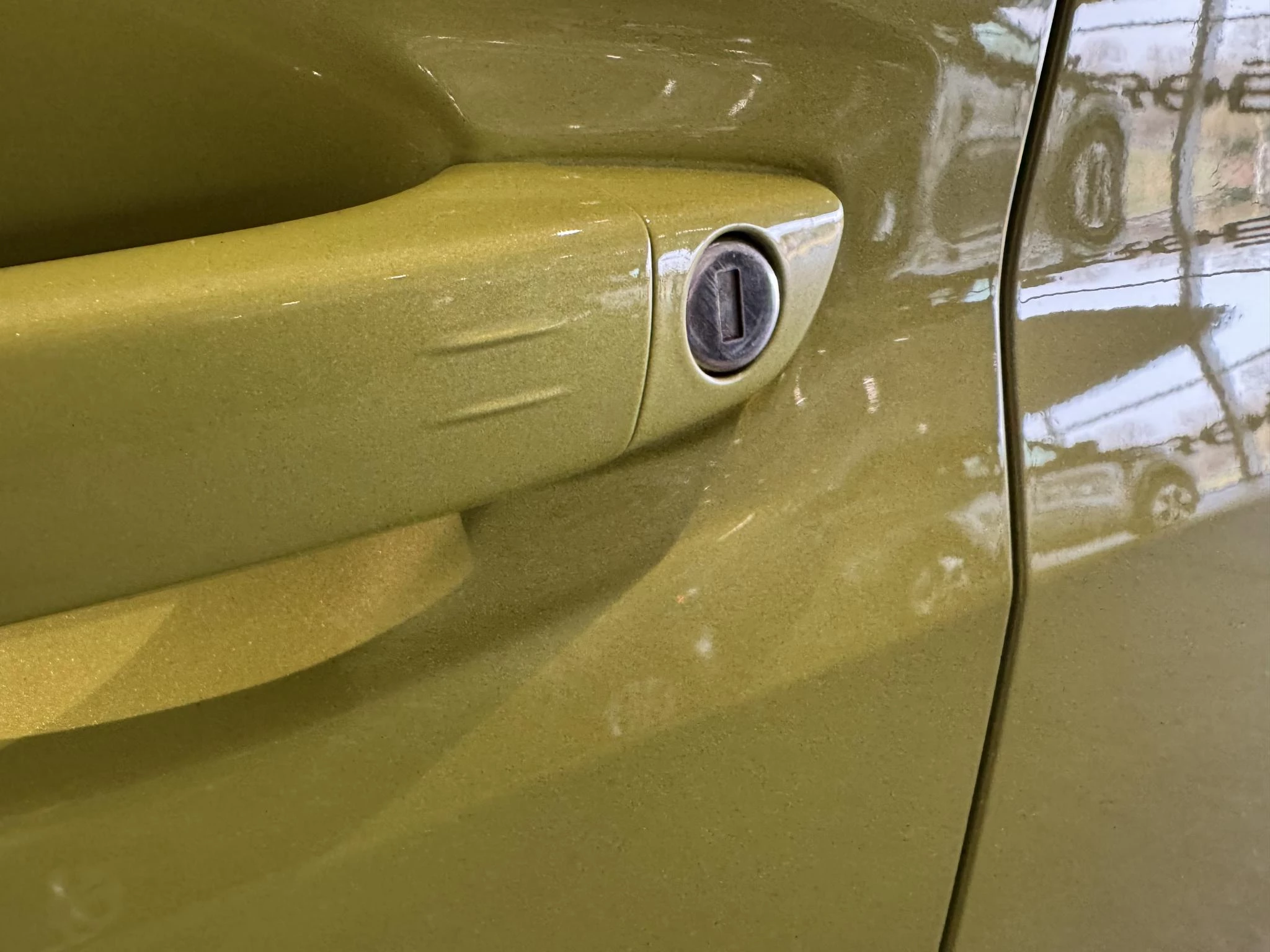 Peugeot-e-208-image-13