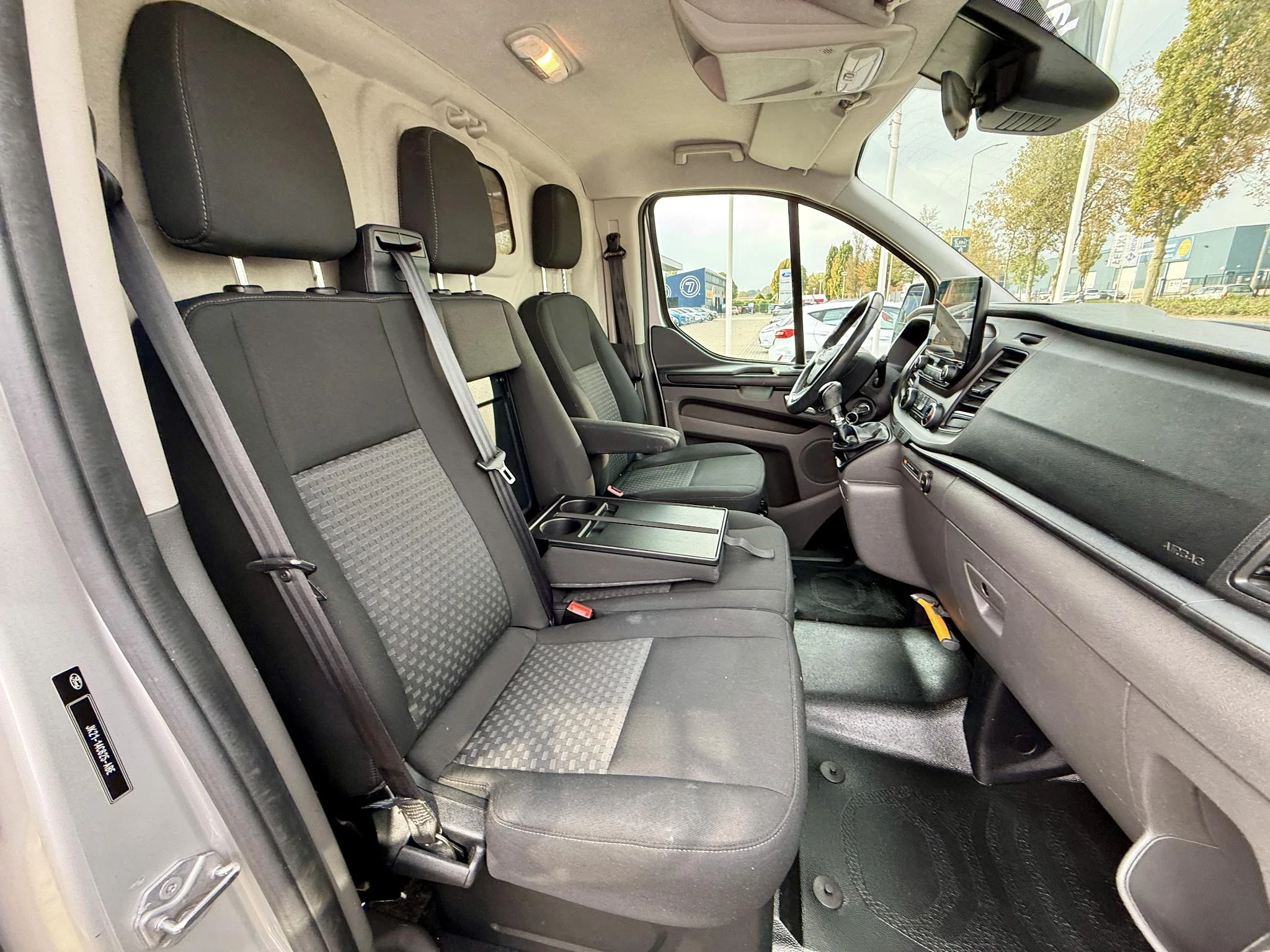 Ford-Transit Custom-image-12