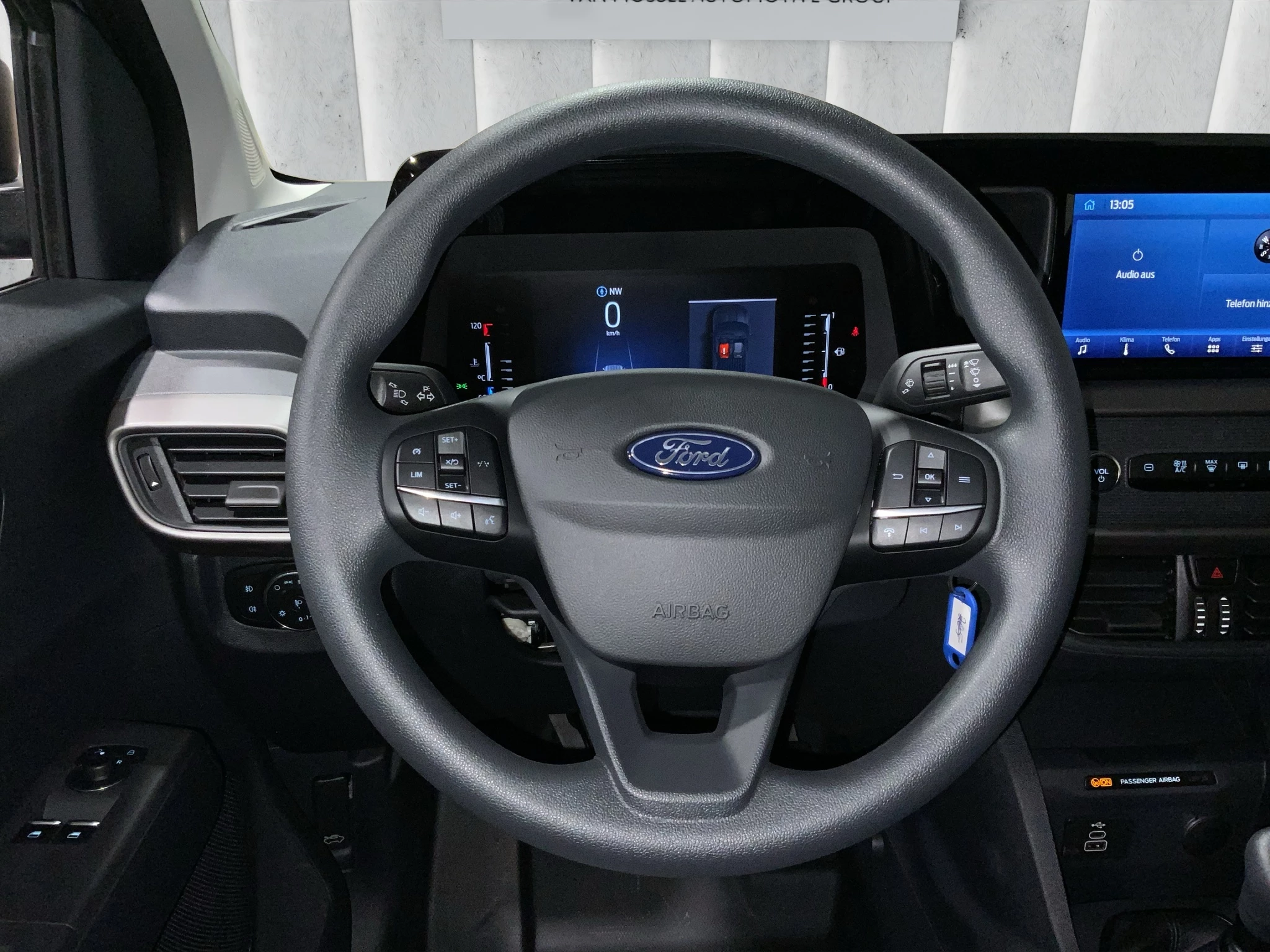 Ford-Transit Courier-image-12