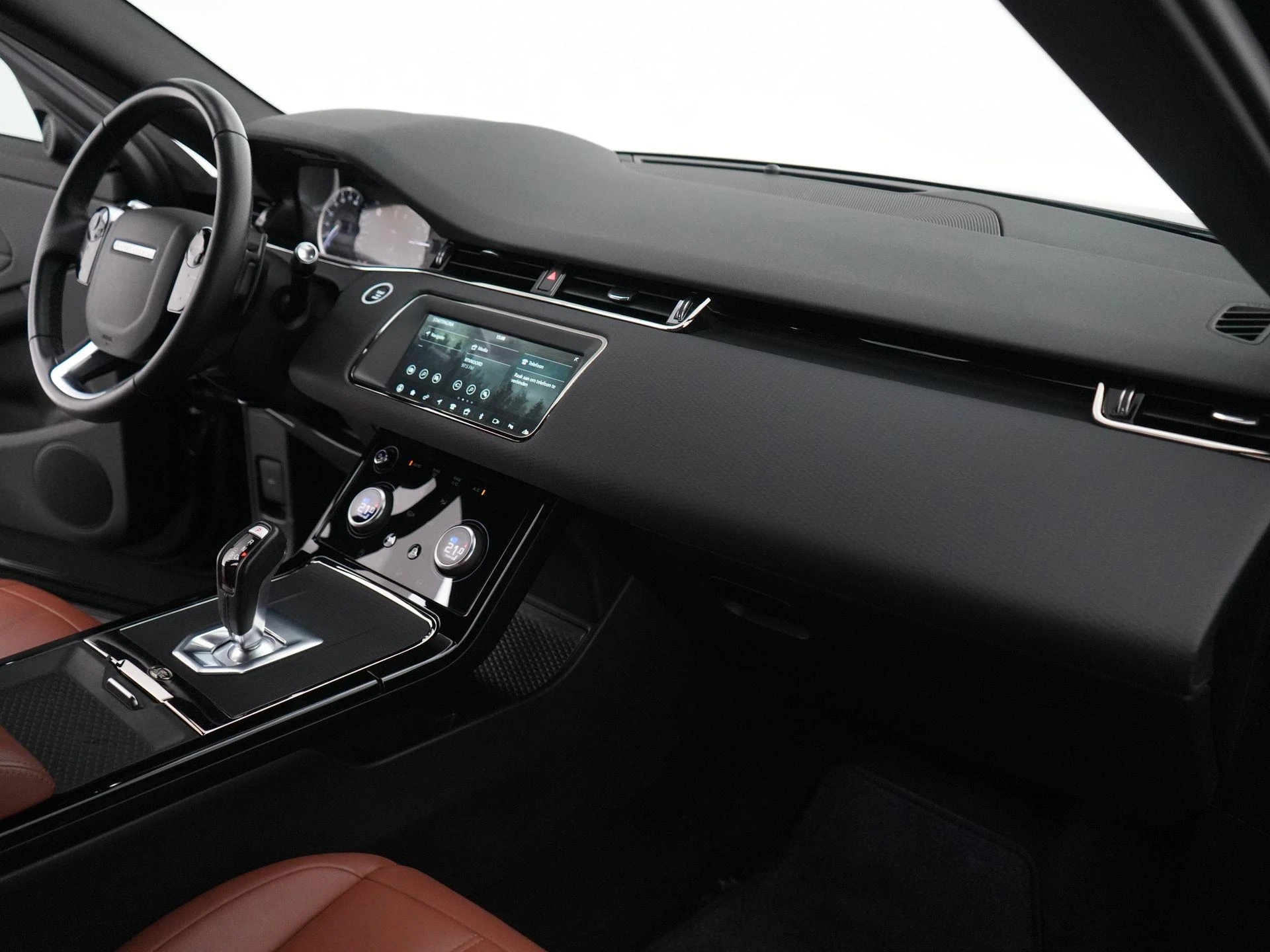 Land Rover-Range Rover Evoque-image-37