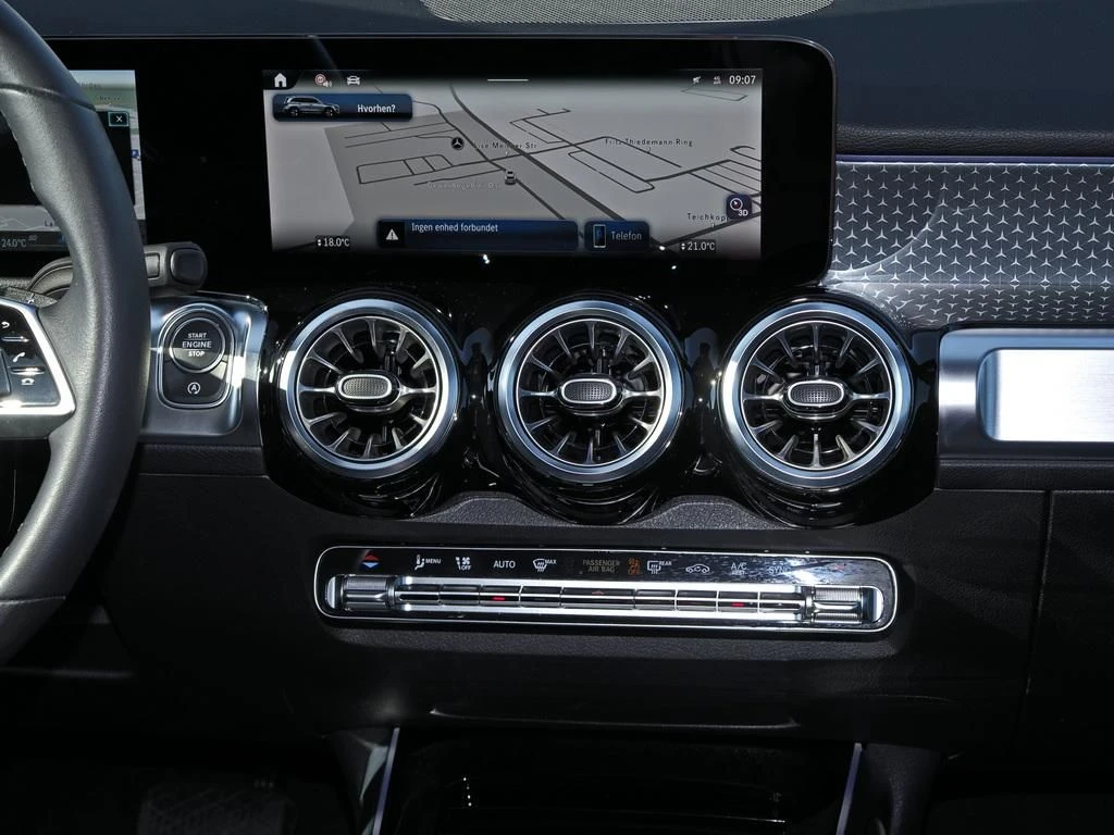 Mercedes-Benz-GLB 200 d-image-11