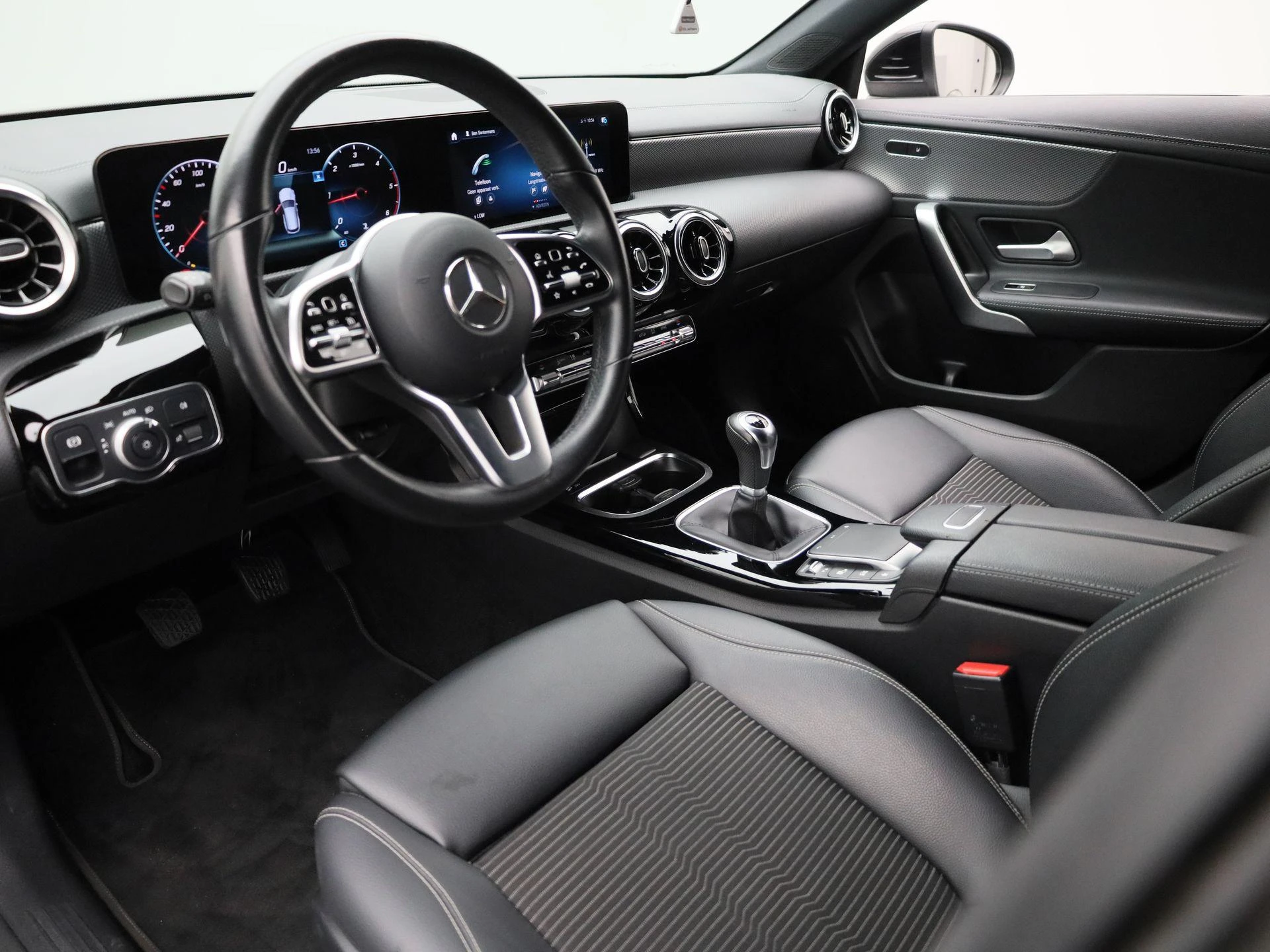 Mercedes-Benz-CLA-image-15