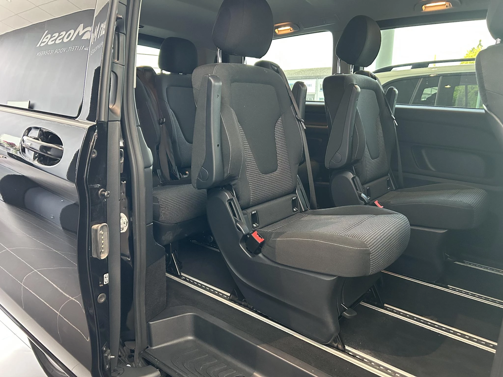 Mercedes-Benz-V-Klasse-image-10