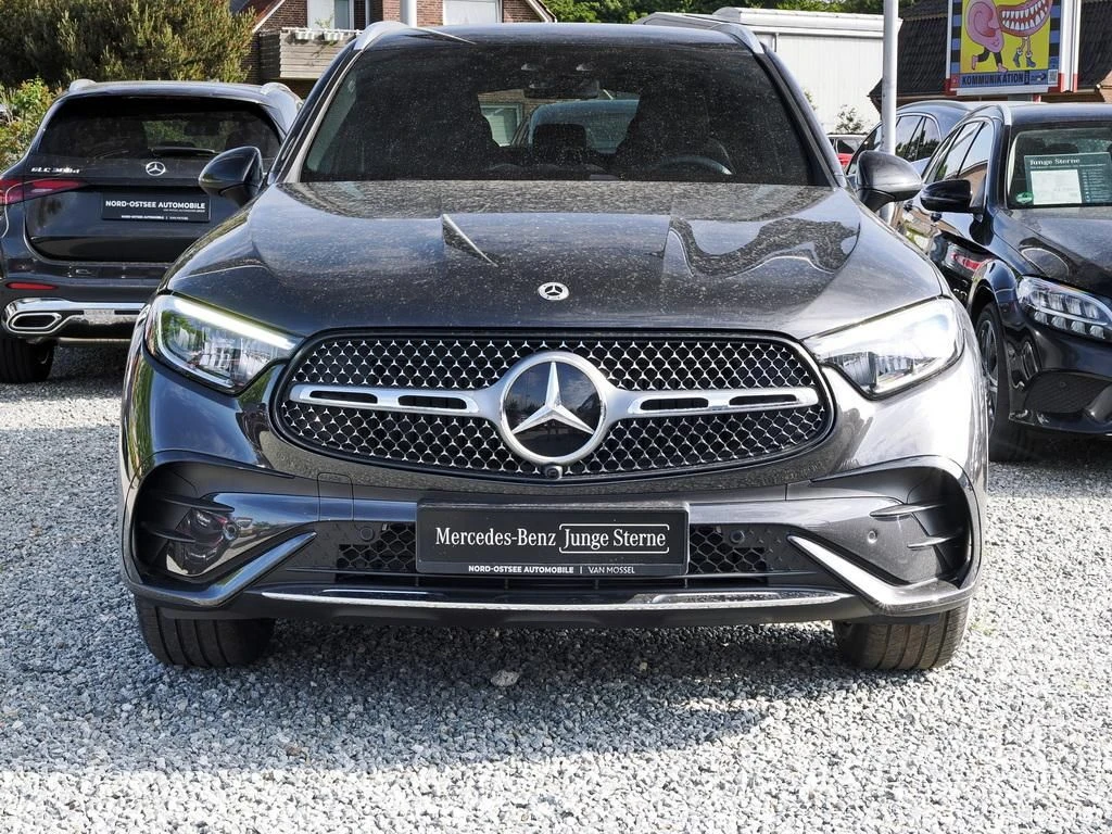 Mercedes-Benz-GLC 300 d-image-3