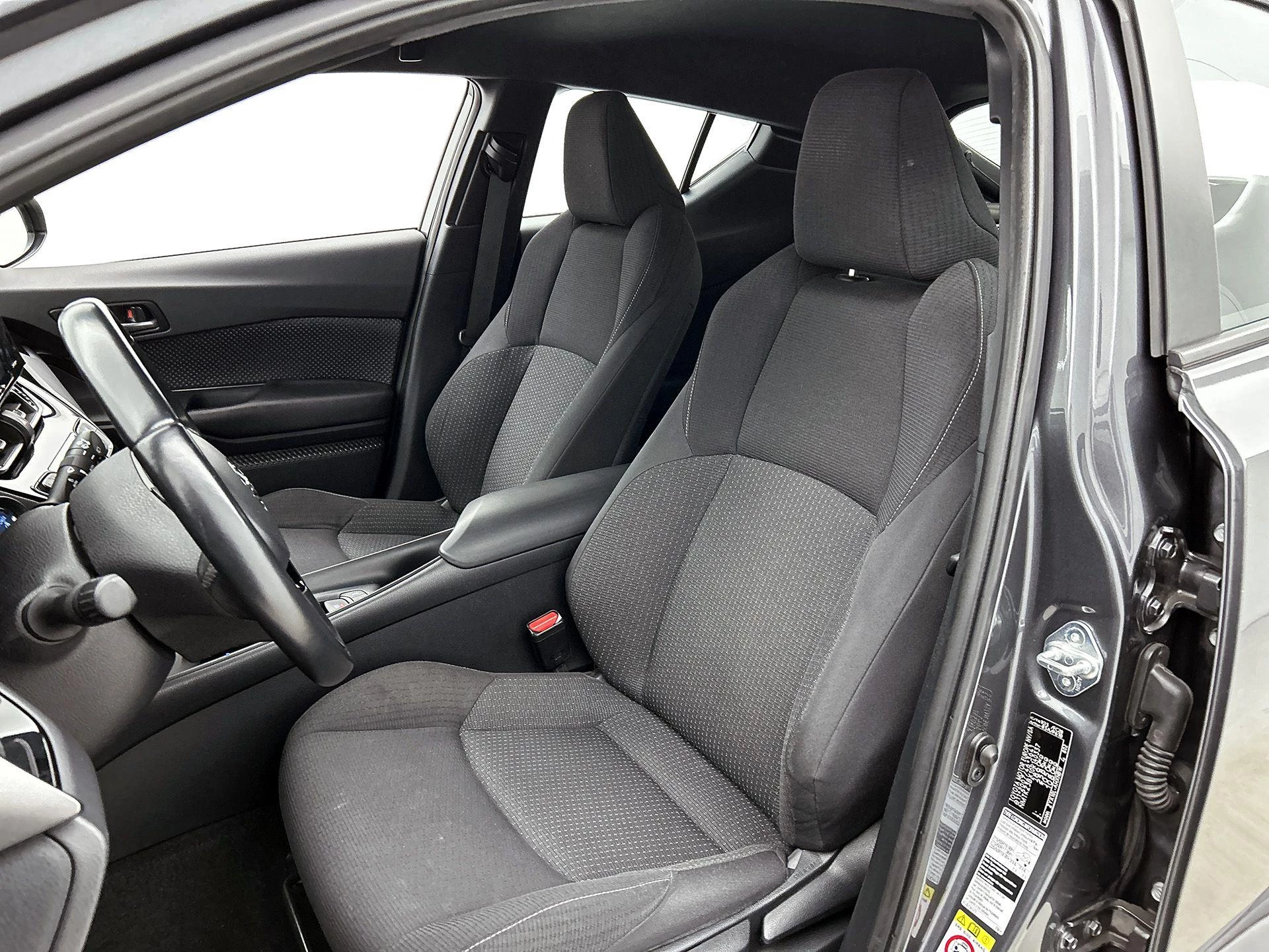 Toyota-C-HR-image-35