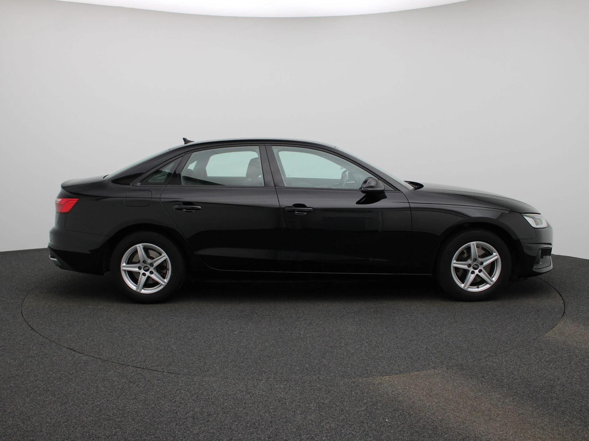 Audi-A4-image-5