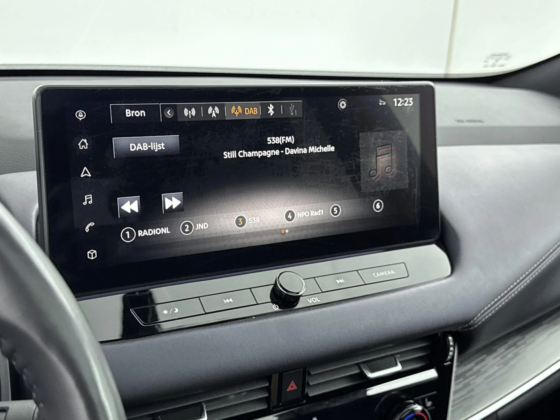Nissan-QASHQAI-image-8