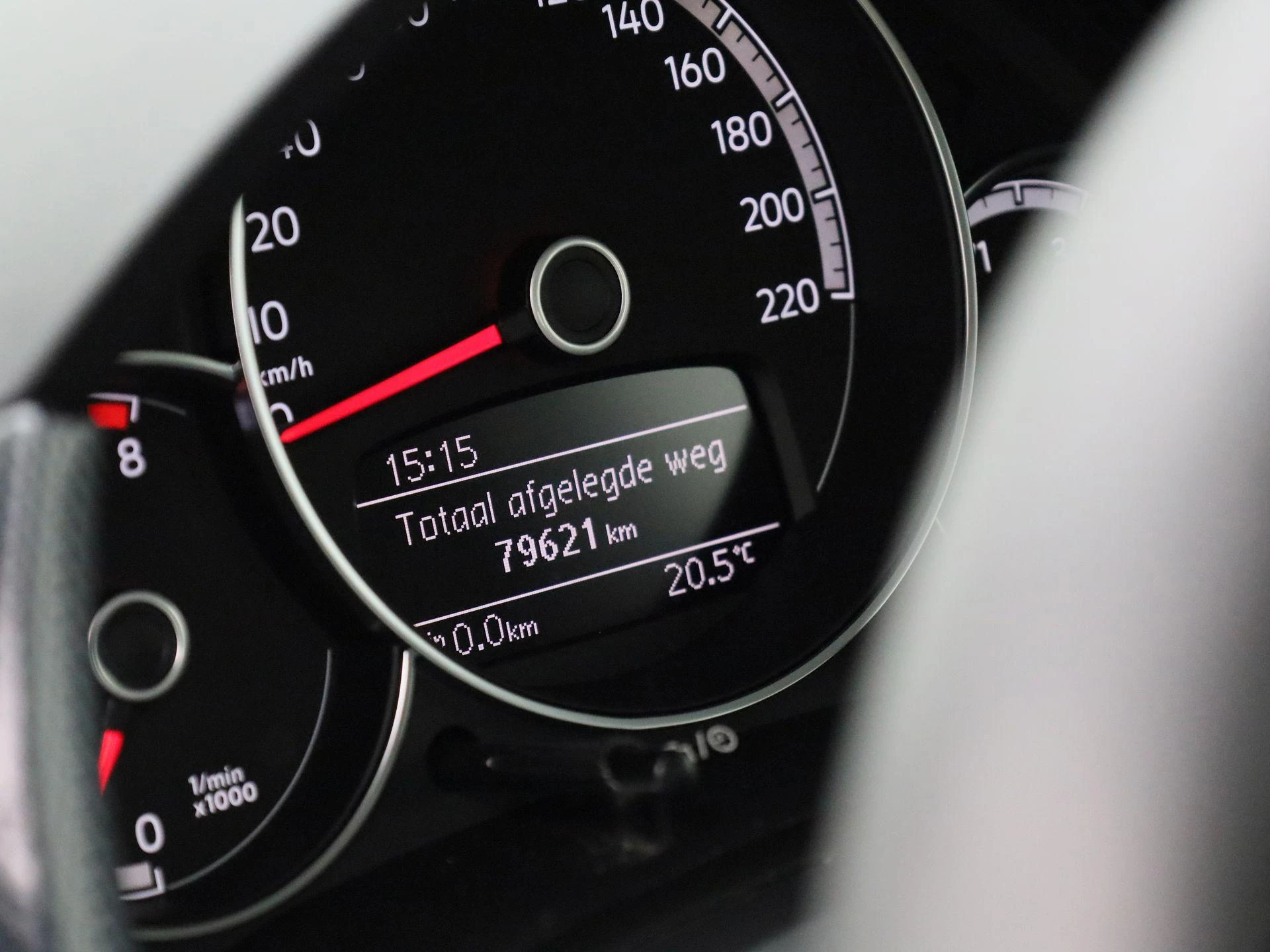 Volkswagen-up!-image-7