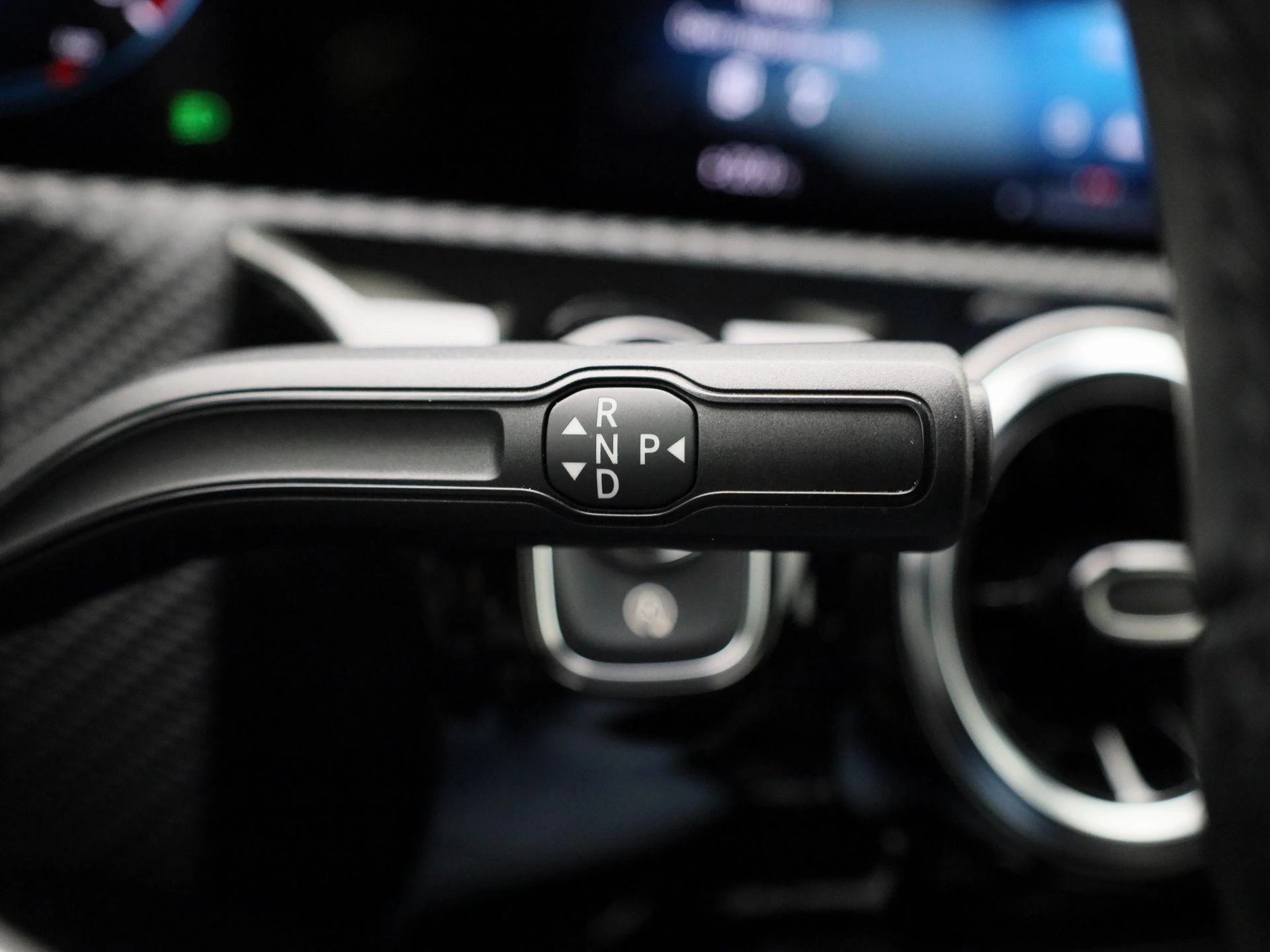 Mercedes-Benz-CLA-image-20