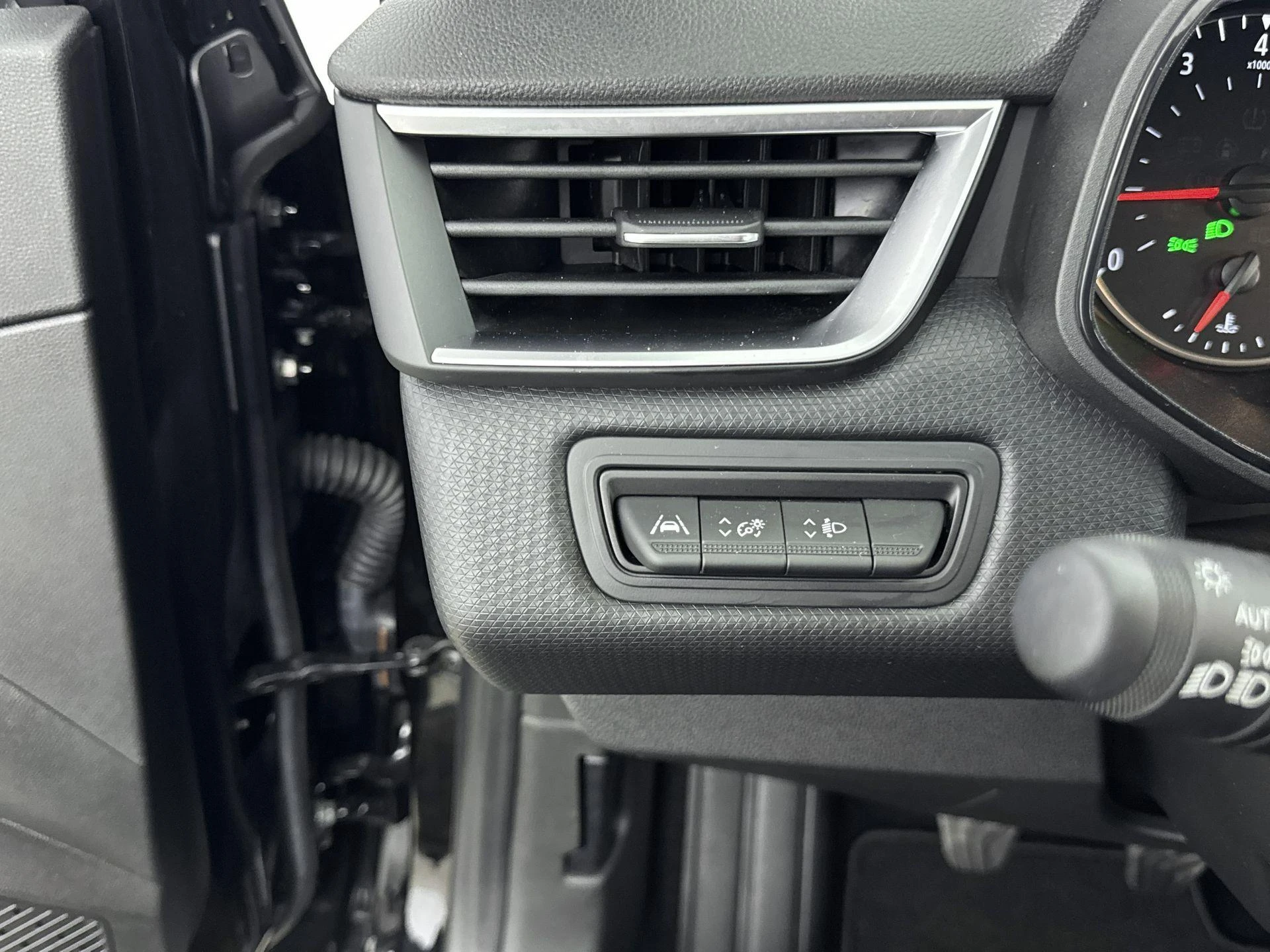 Renault-Clio-image-18