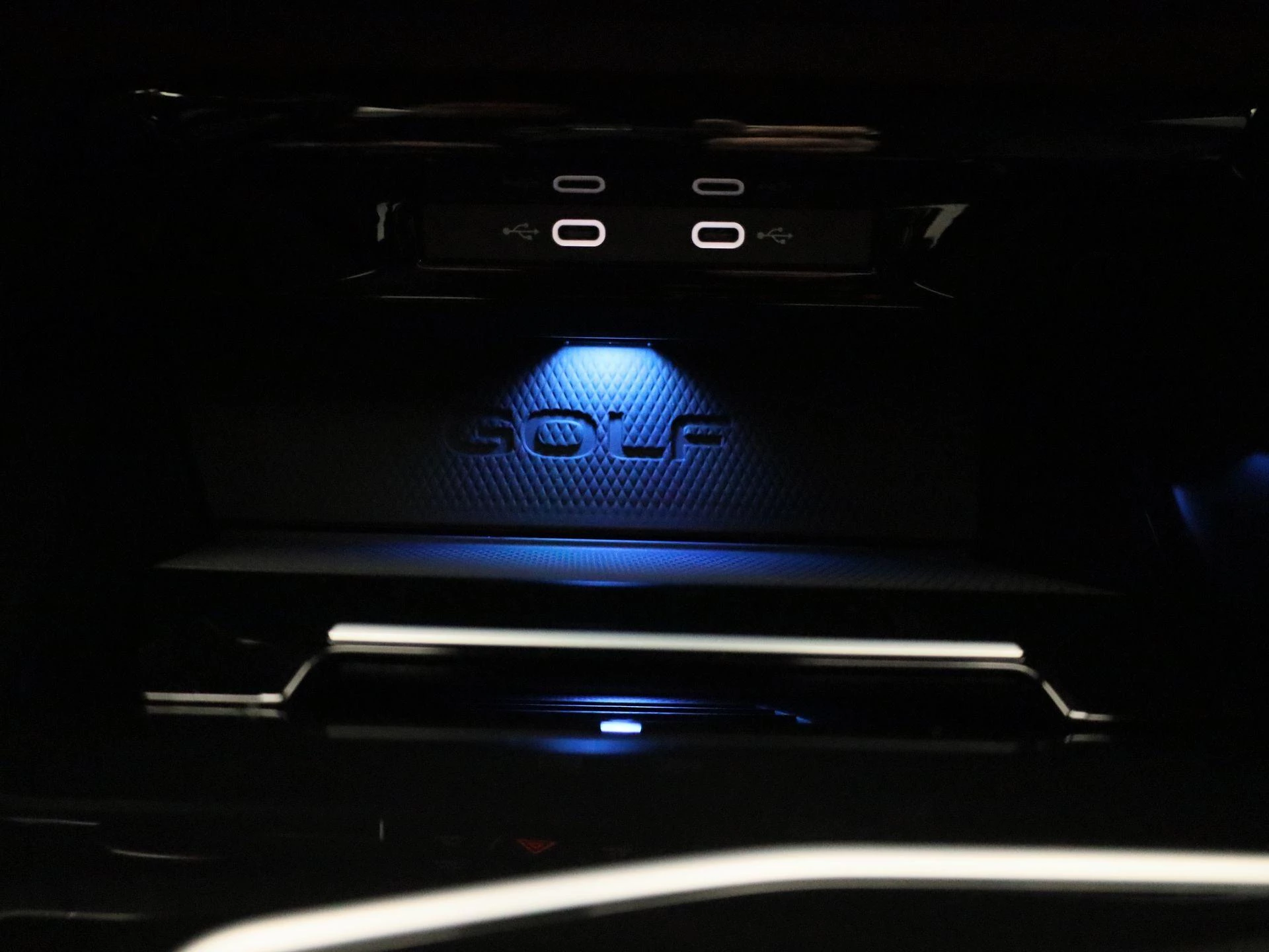 Volkswagen-Golf-image-29