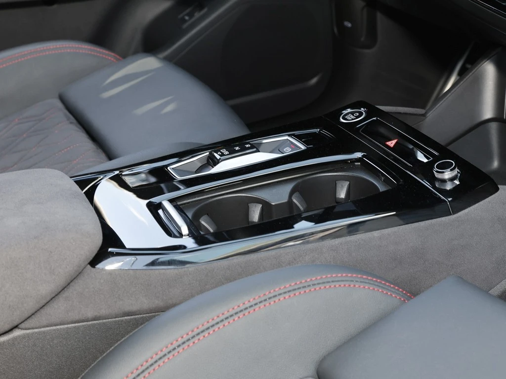 Audi Q6 e-tron quattro S line Matrix B&O ACC Kamea