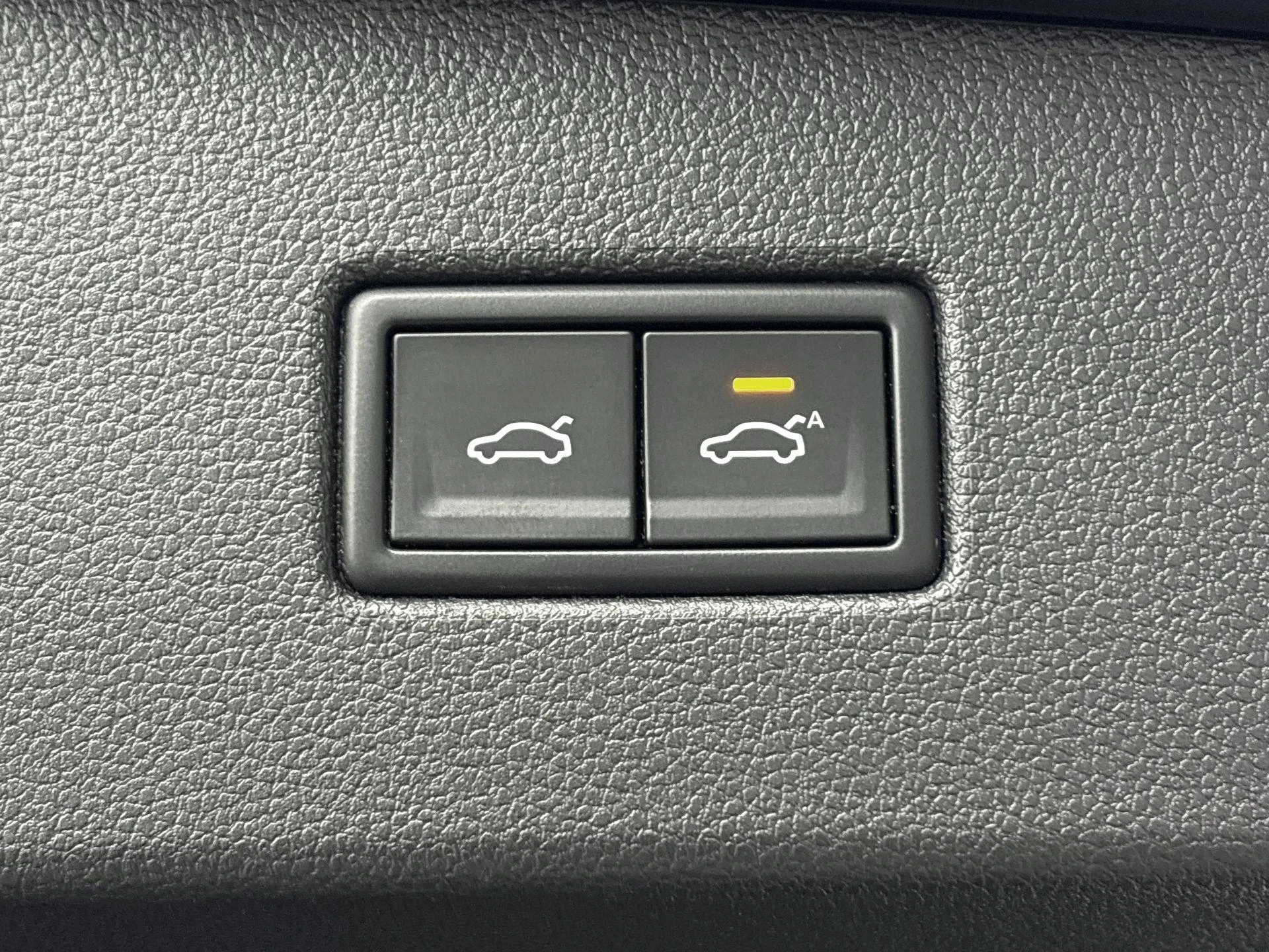 Volkswagen-Tiguan-image-23
