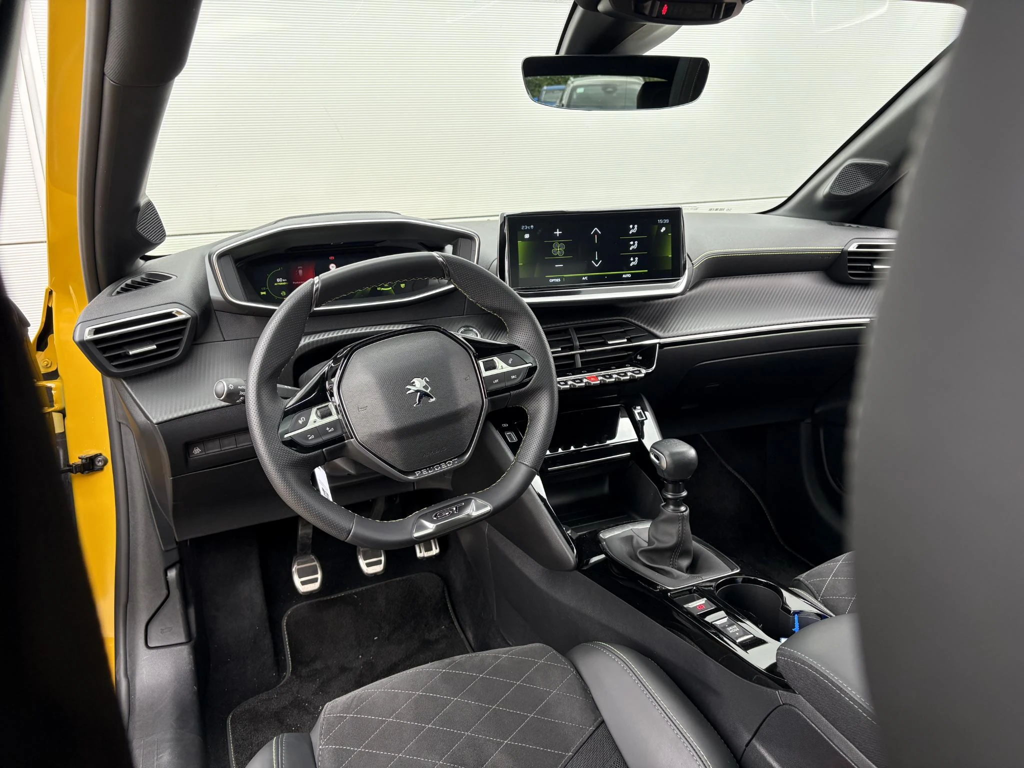 Peugeot-208-image-8