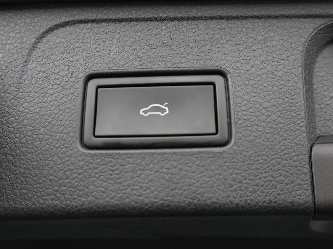 Volkswagen-Passat-image-27