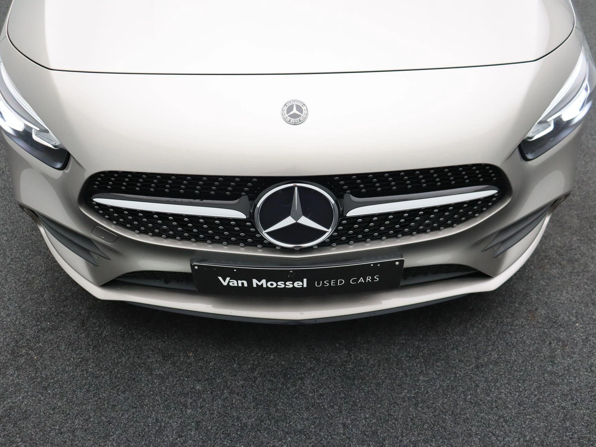 Mercedes-Benz B-Klasse 250 AMG Line + 224 PK + CARPLAY + NIGHTPAKKET +
