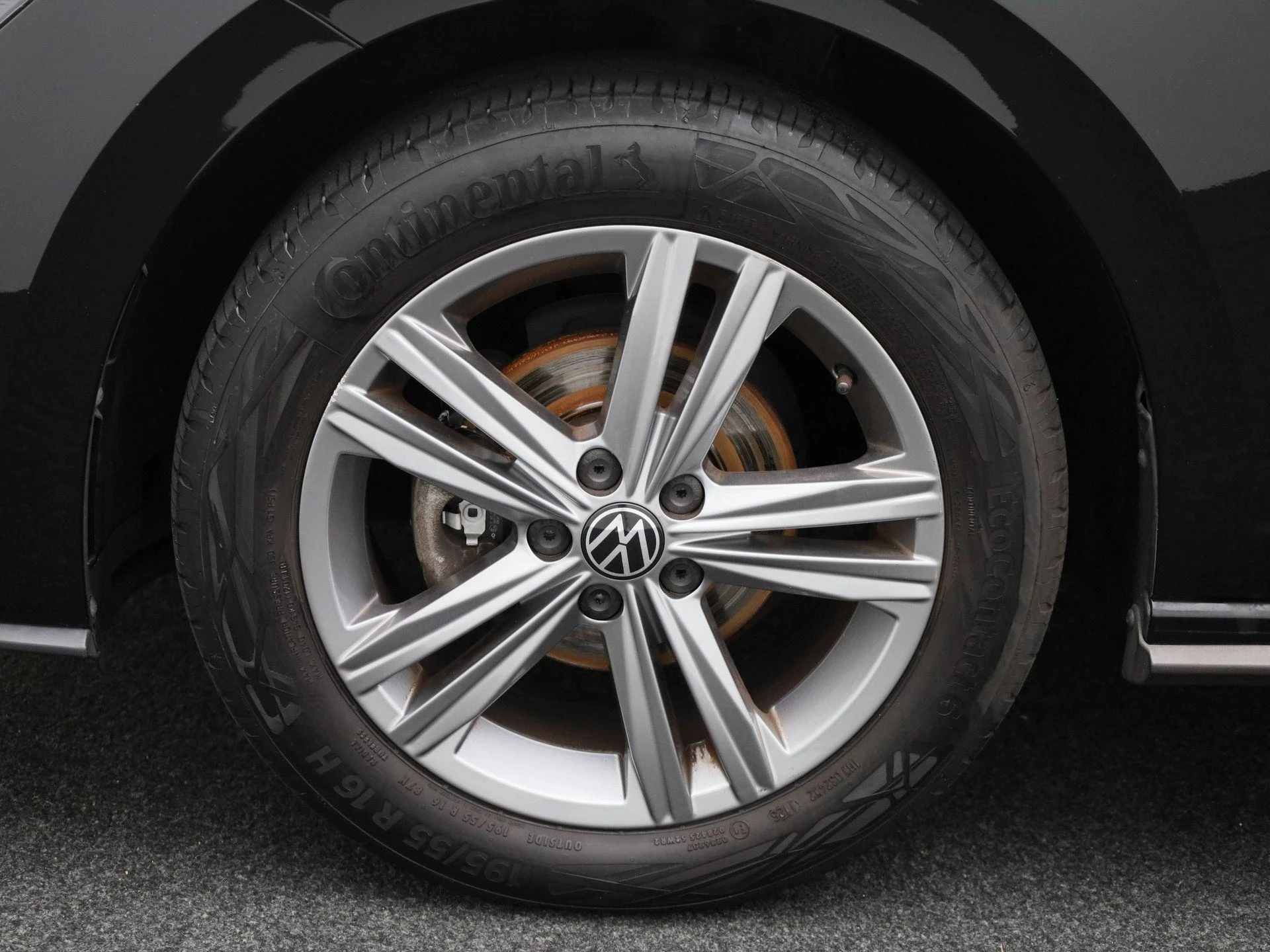 Volkswagen-Polo-image-13