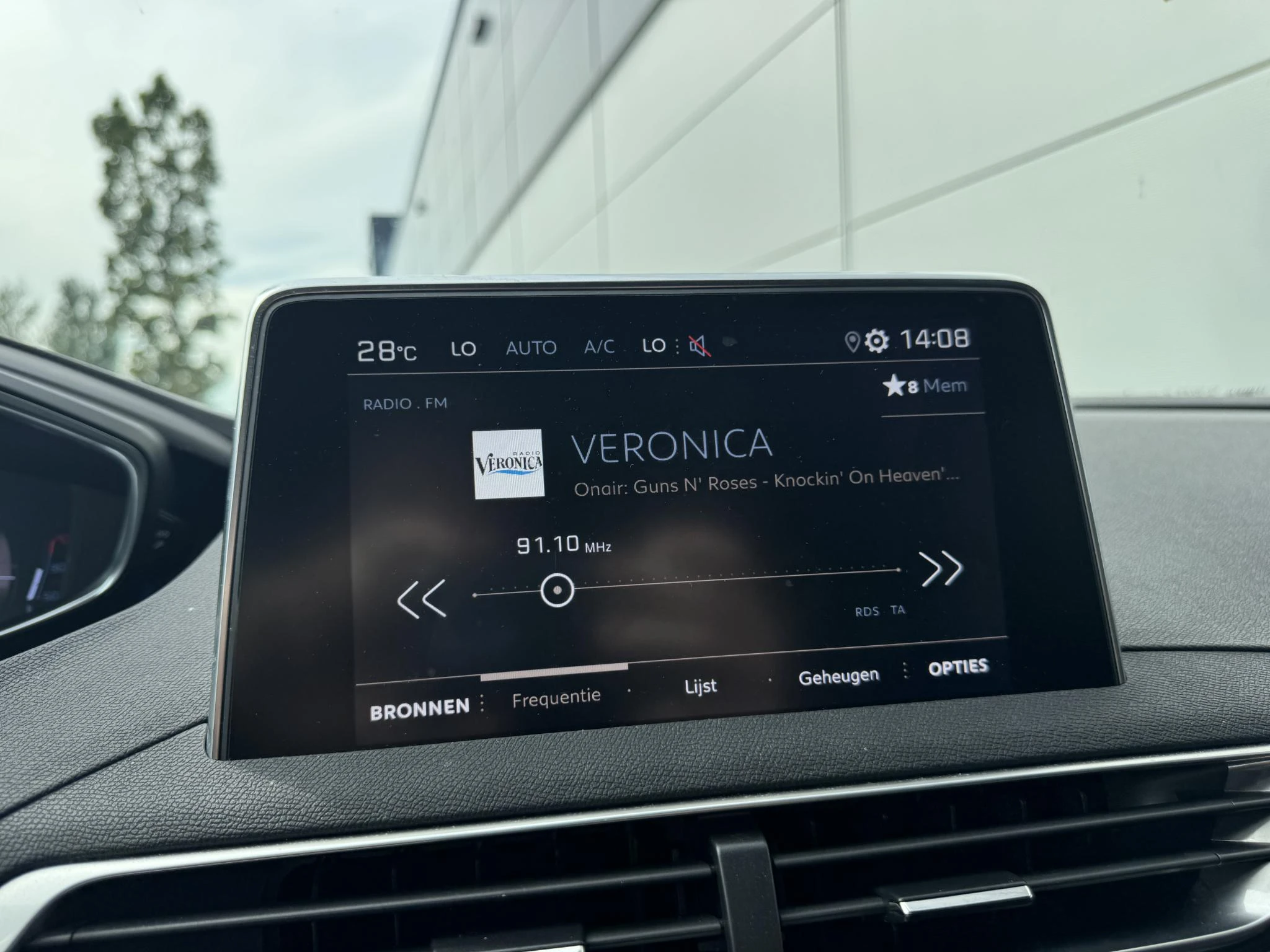 Peugeot-5008-image-14