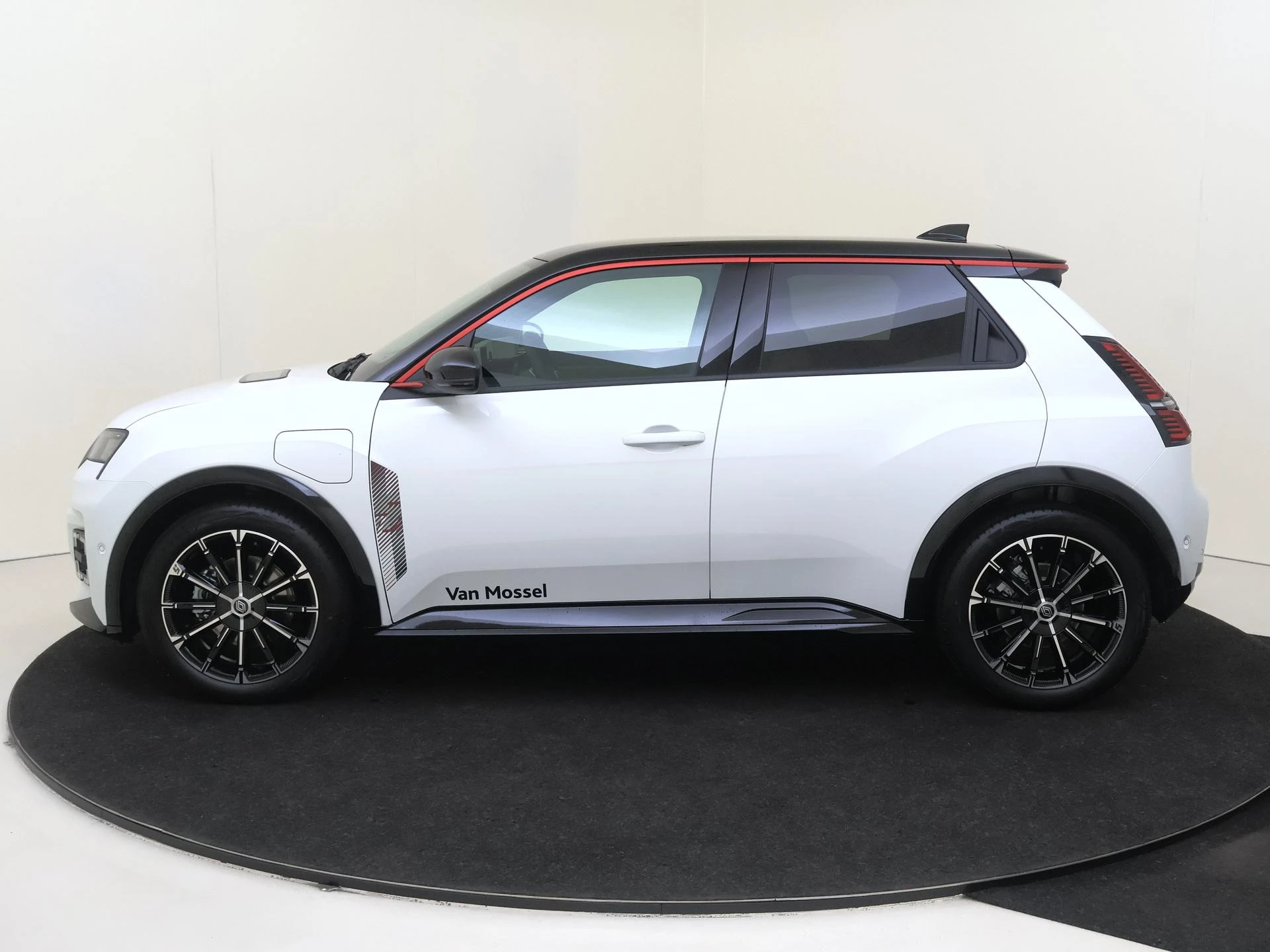Renault 5 urban range iconic cinq 40 kWh