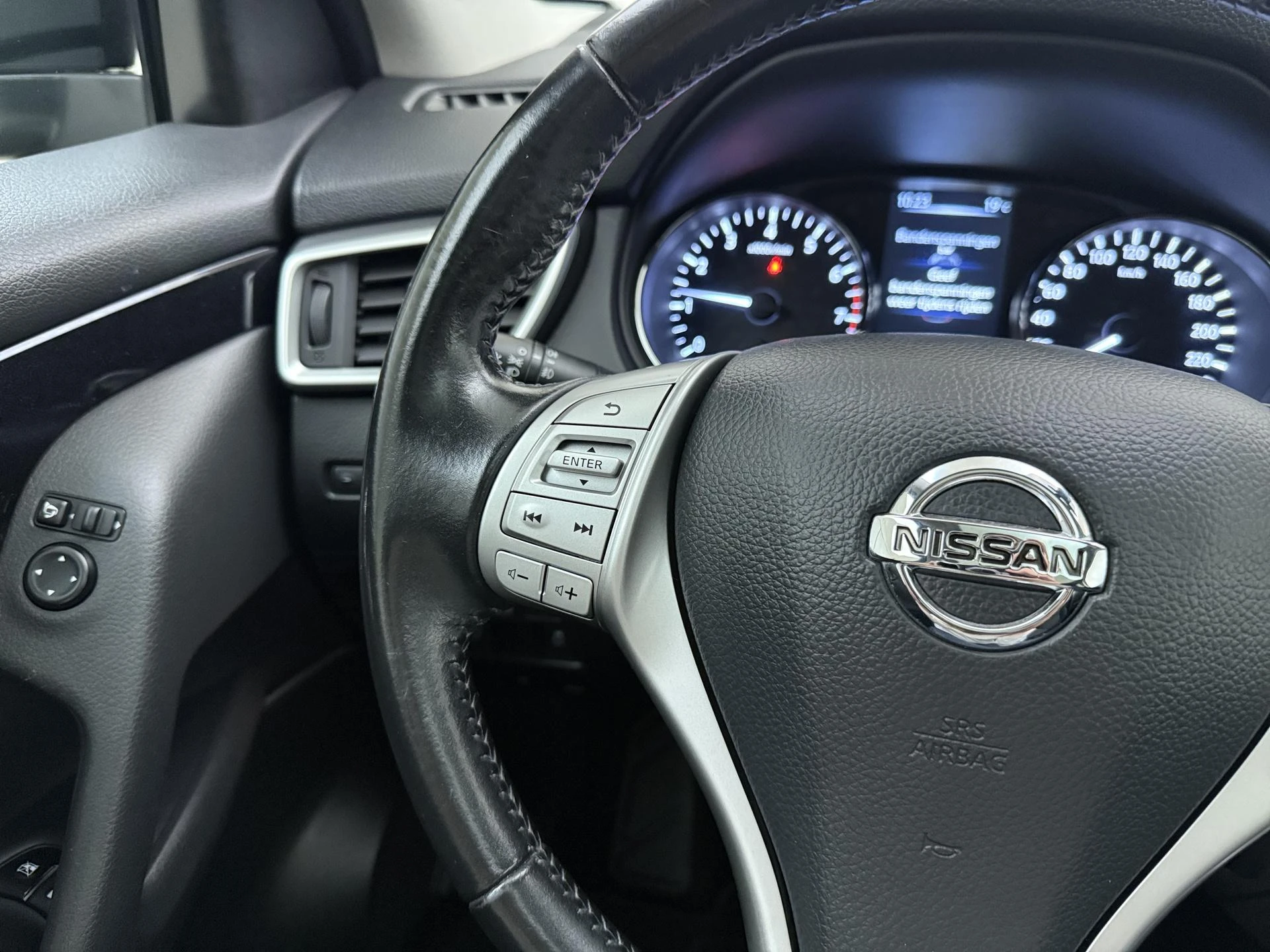 Nissan-QASHQAI-image-16