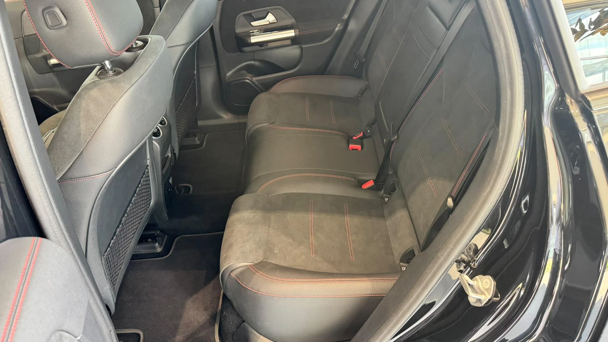 Mercedes-Benz EQA 250 AMG Line + CARPLAY + TREKHAAK + NIGHTPAKKET +