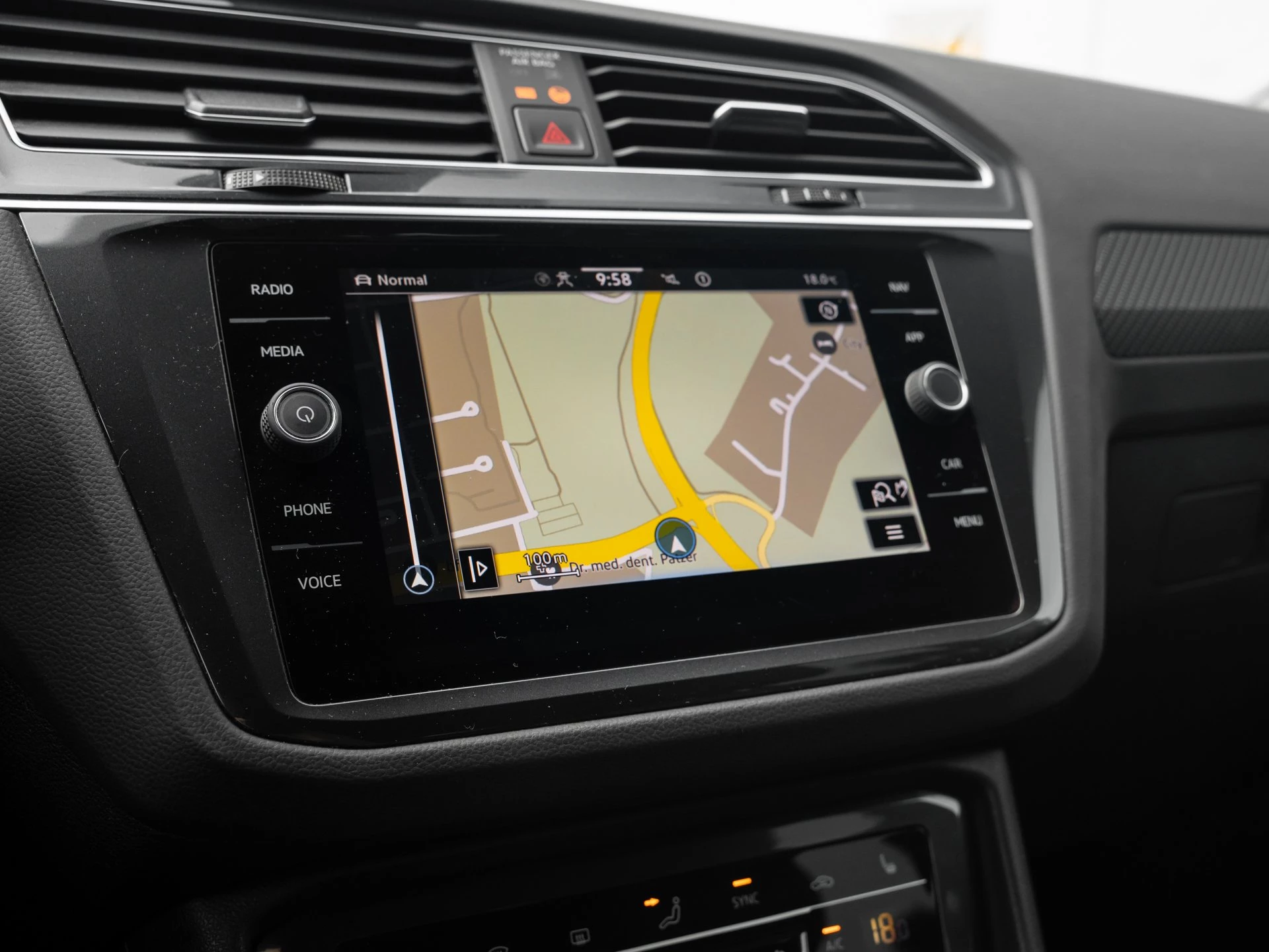 Volkswagen-Tiguan-image-11