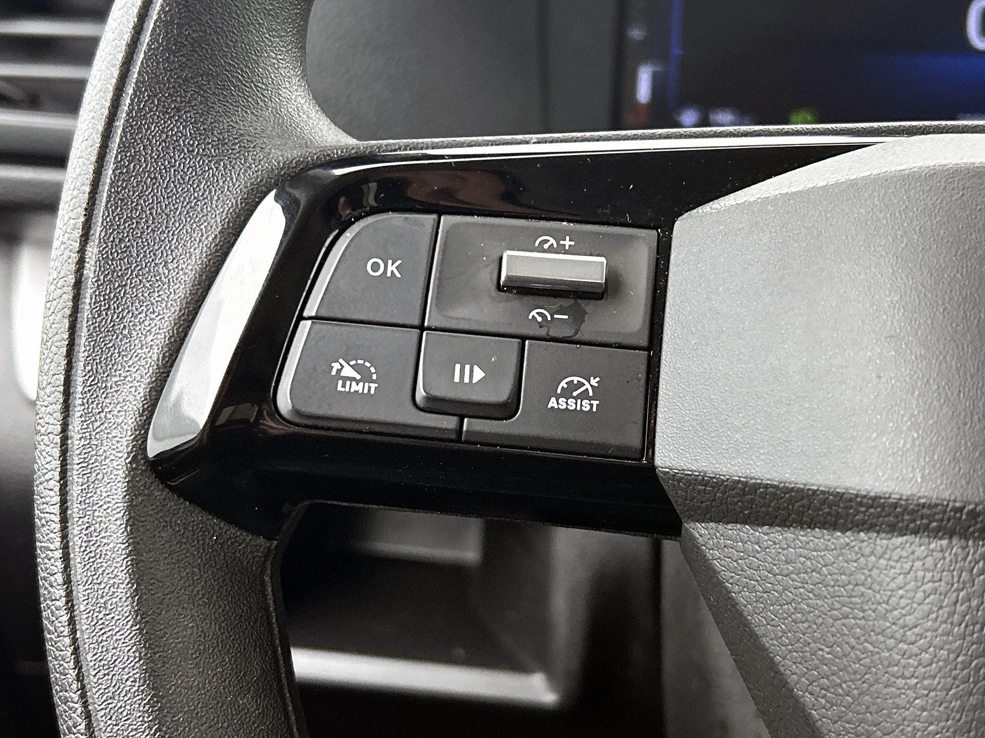 Opel-Vivaro-image-5