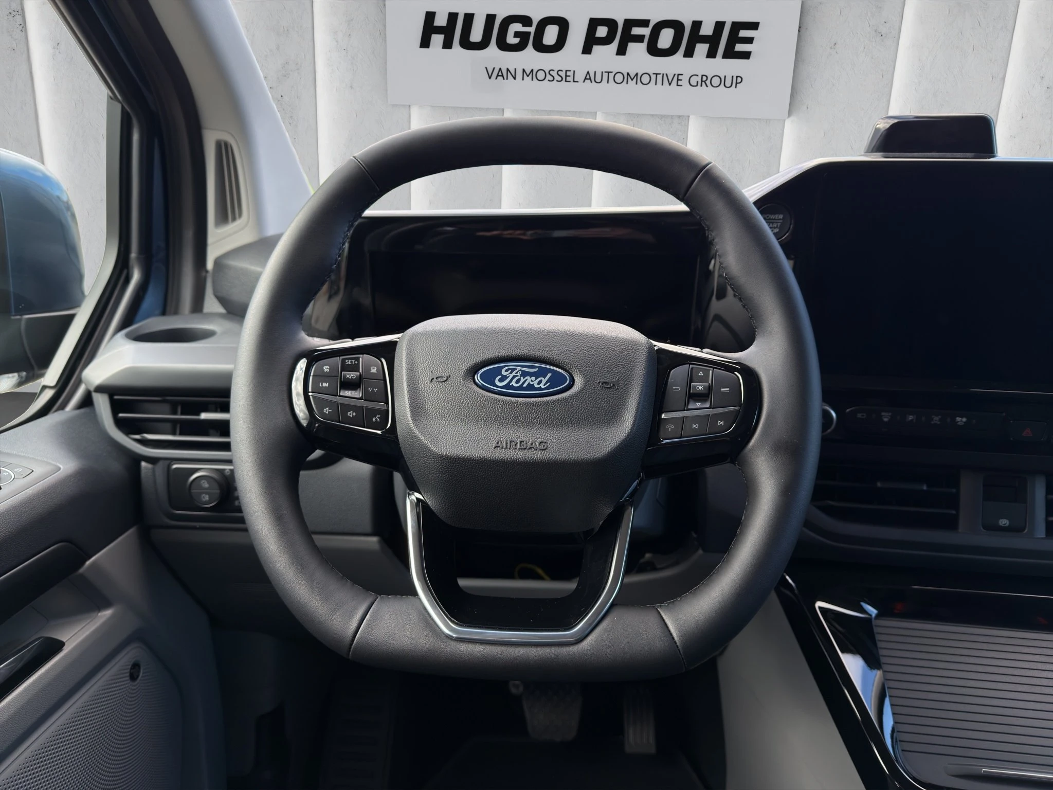 Ford-Tourneo Custom-image-12