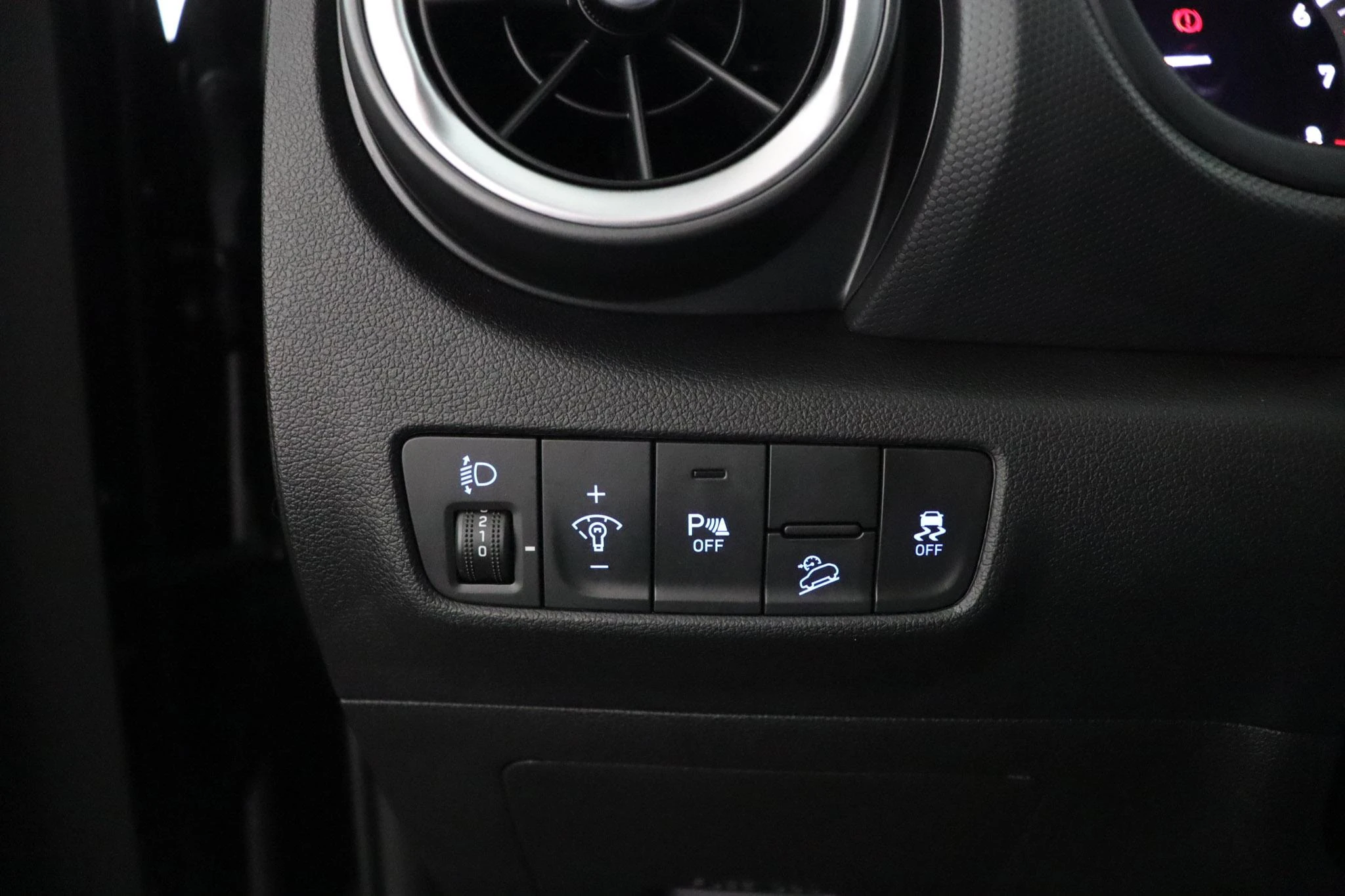 Hyundai-Kona-image-21