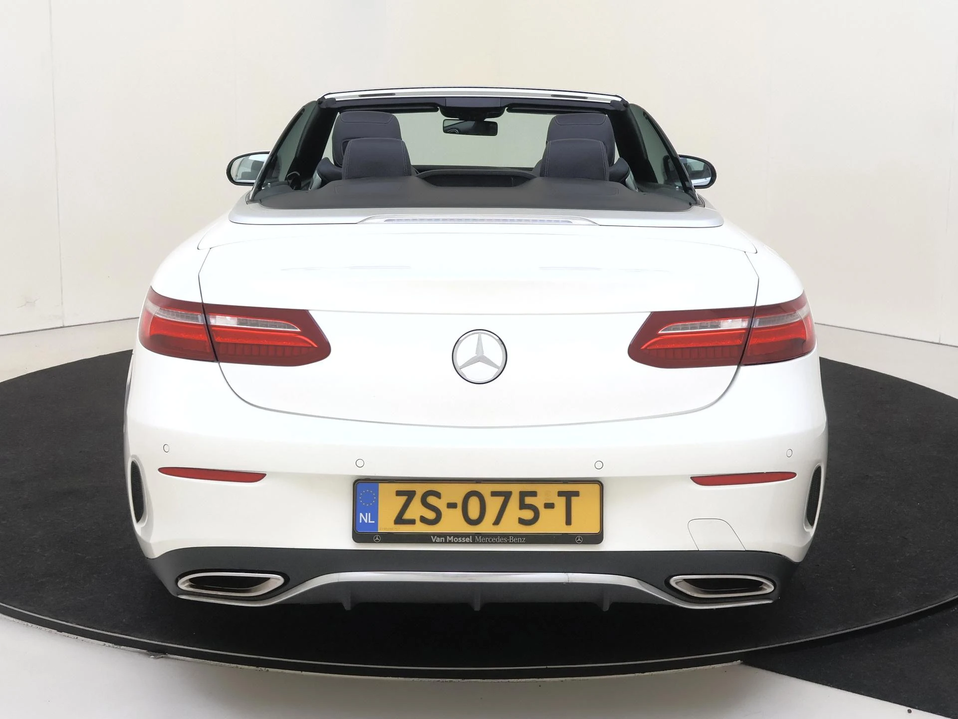 Mercedes-Benz-E-Klasse-image-6