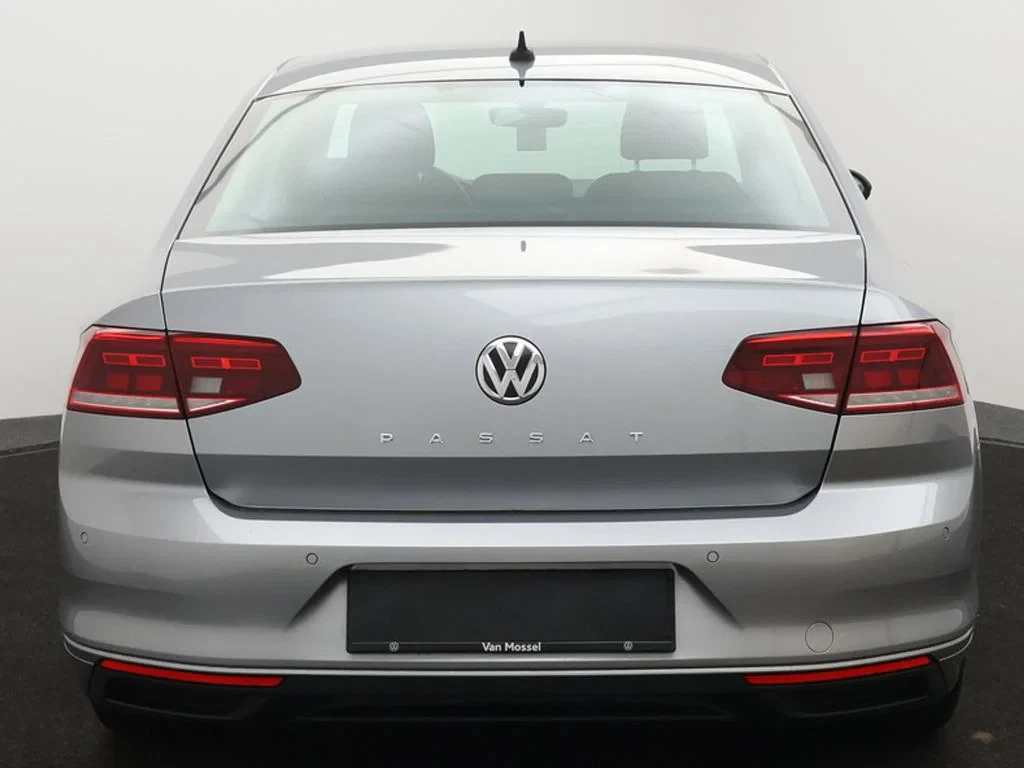 Volkswagen-Passat-image-3